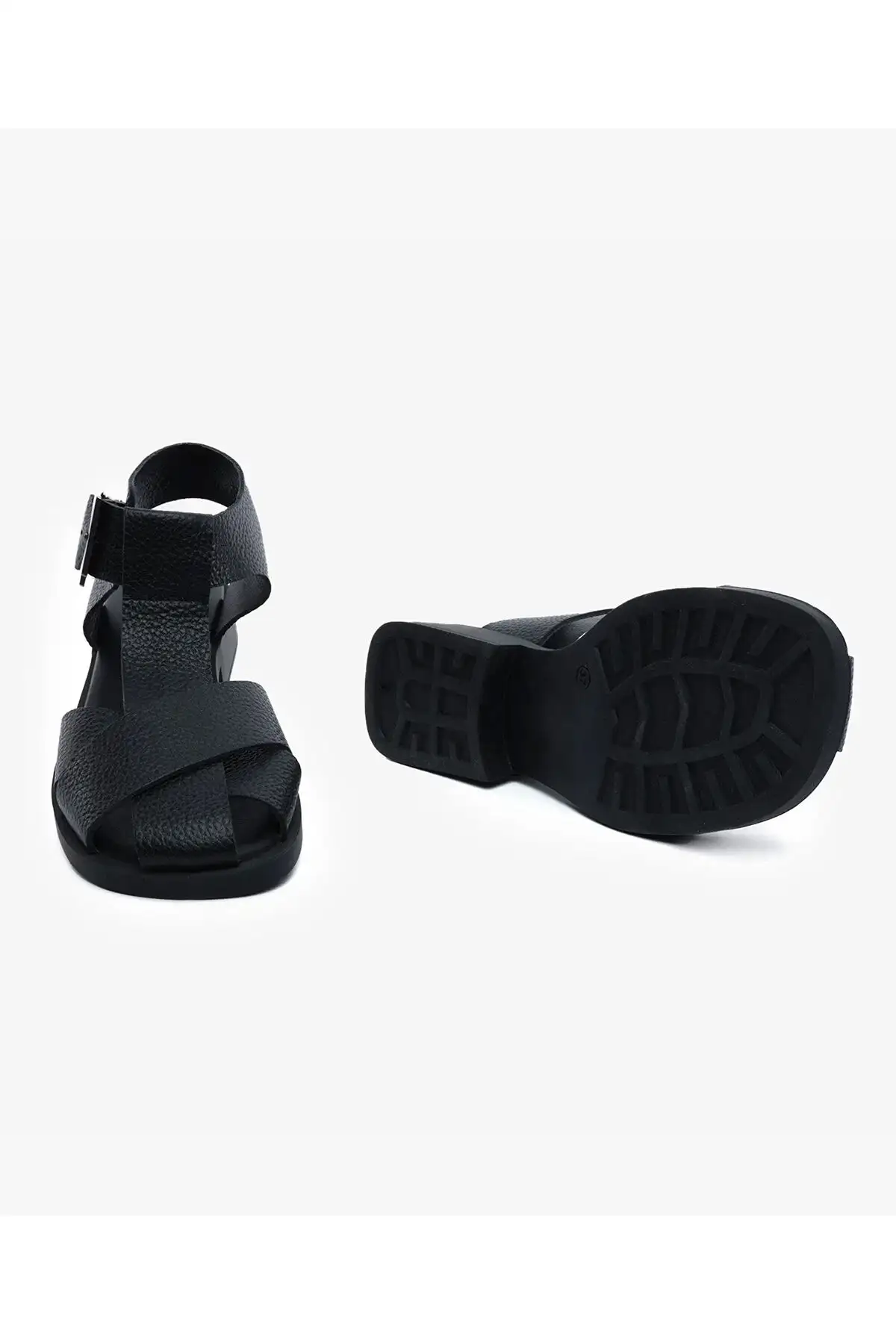 کفش صندل زنانه   مشکی از چرم طبیعی برند Greyder - 8235 کفش صندل زنانه مشکی از چرم طبیعی برند Greyder - 8235