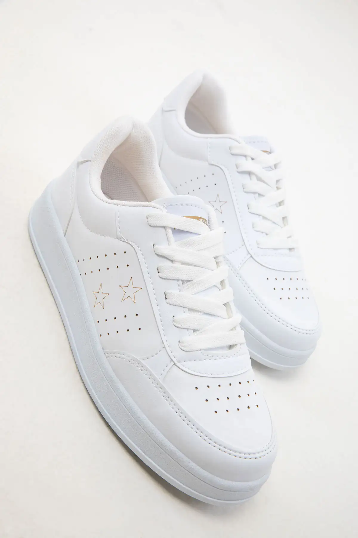 کفش کتانی زنانه   سفید 20157 برند SOHO - 7726 کفش کتانی زنانه سفید 20157 برند SOHO - 7726