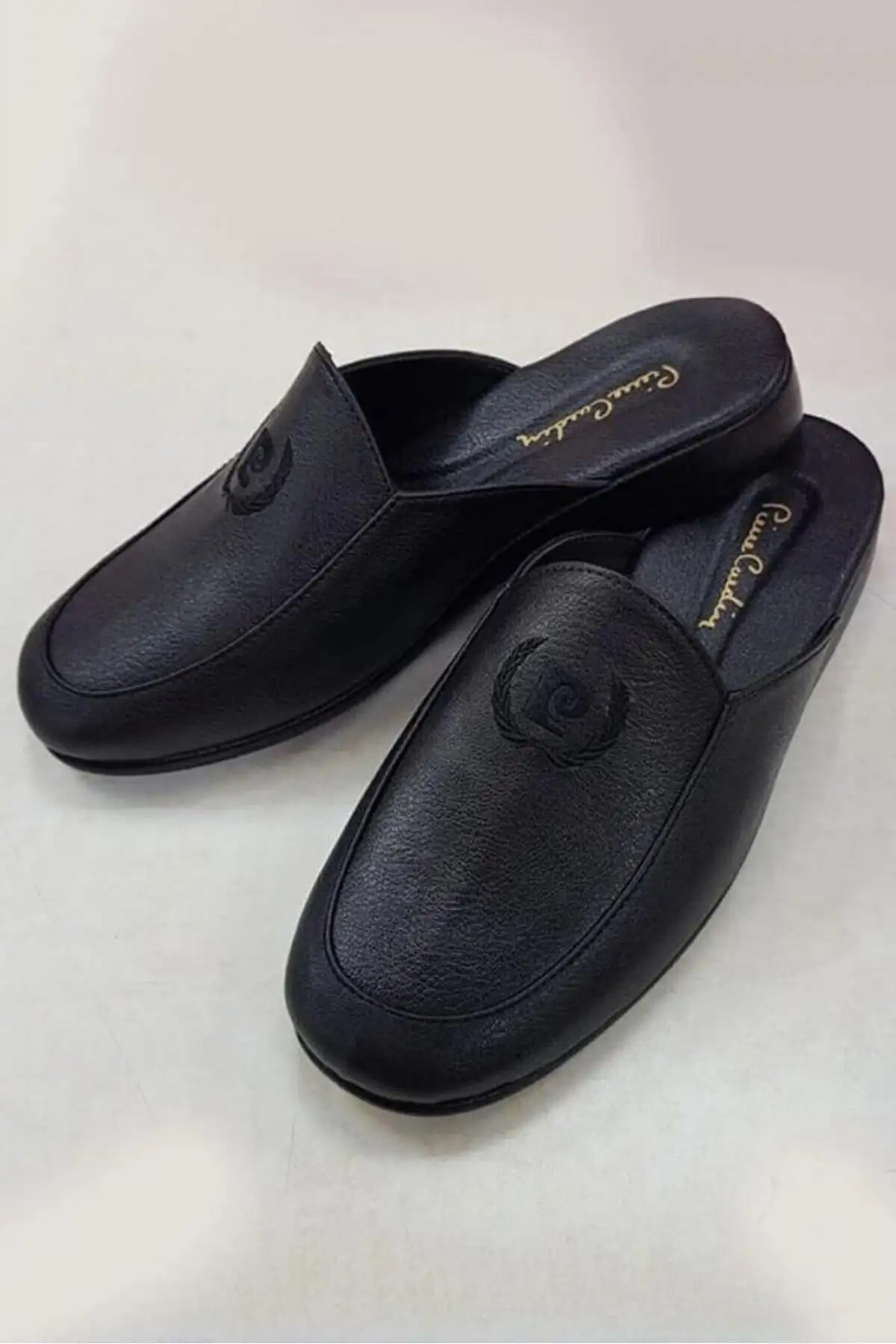 کفش سایز بزرگ مردانه  راحتی چرم با نشان دامادی برند Pierre Cardin - 7896 کفش سایز بزرگ مردانه راحتی چرم با نشان دامادی برند Pierre Cardin - 7896