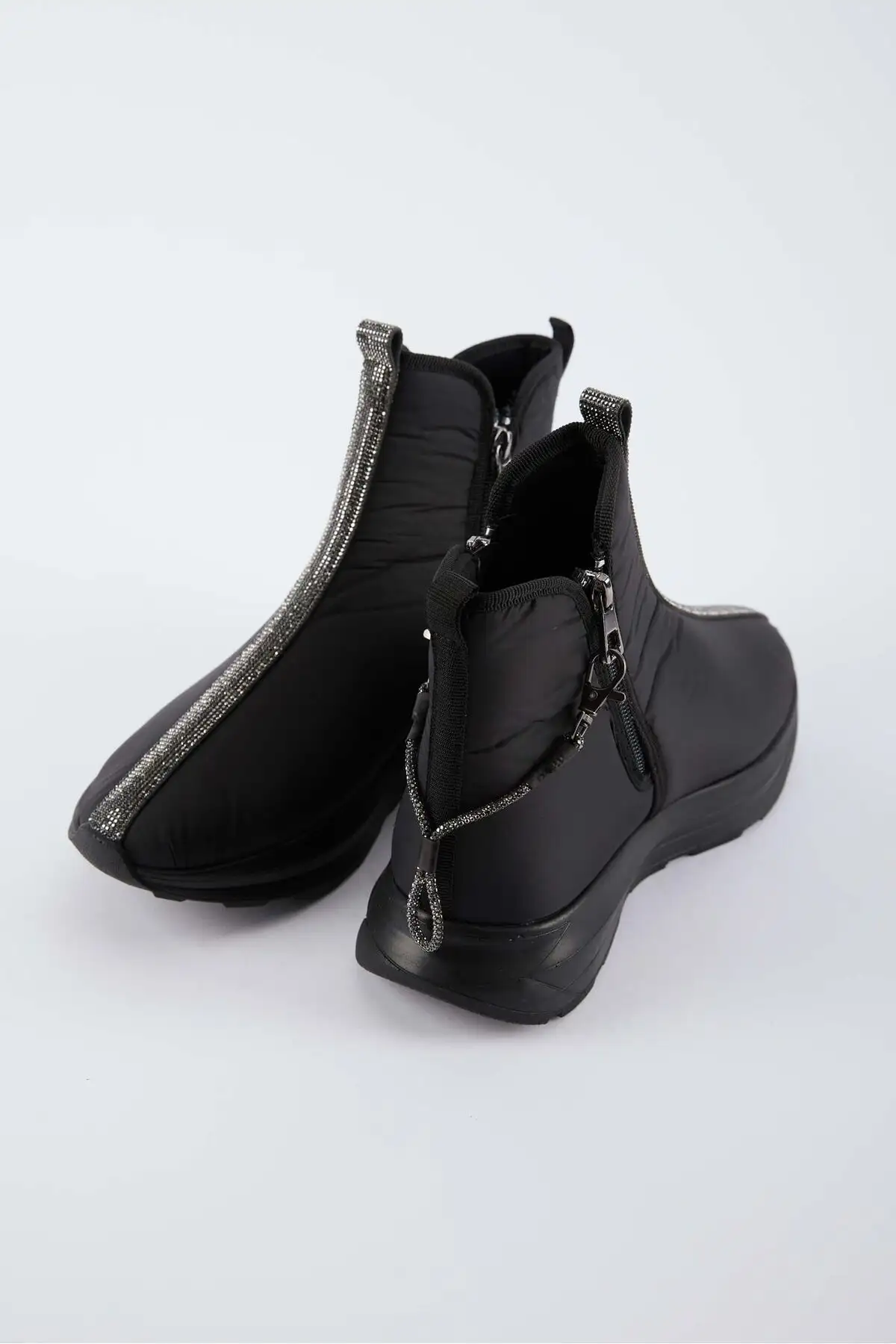 بوت و نیم بوت زنانه  رزمره  با جزئیات نار سنگی برند Genel Markalar - 7687 بوت و نیم بوت زنانه رزمره با جزئیات نار سنگی برند Genel Markalar - 7687