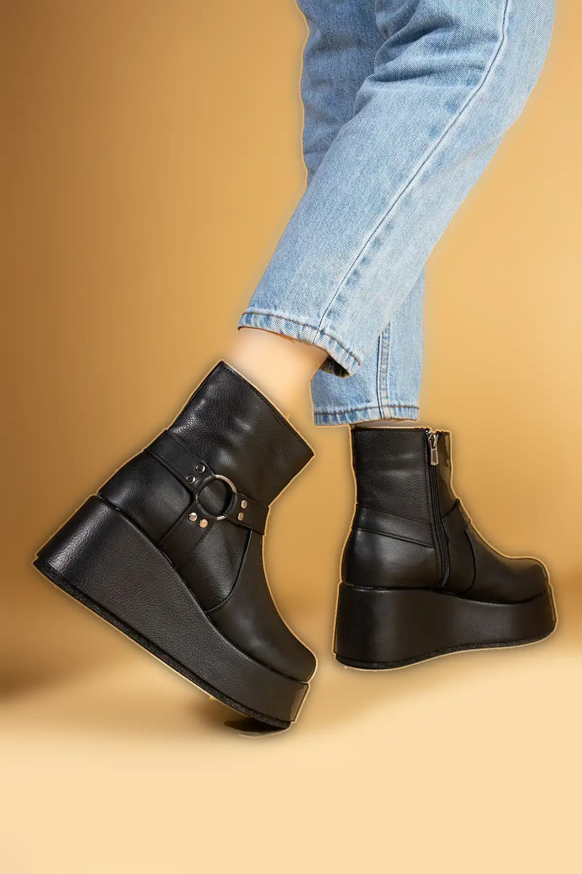 بوت و نیم بوت زنانه پتین  پلتفرم بلند مشکی با کفی برجسته مشکی برند Pembe Potin - 7794 بوت و نیم بوت زنانه پتین پلتفرم بلند مشکی با کفی برجسته مشکی برند Pembe Potin - 7794