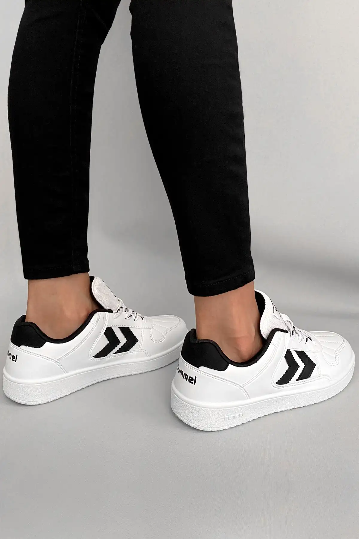 کفش کتانی زنانه  ورزشی و اسنیکر سفید COURT 1990 برند hummel - 7972 کفش کتانی زنانه ورزشی و اسنیکر سفید COURT 1990 برند hummel - 7972