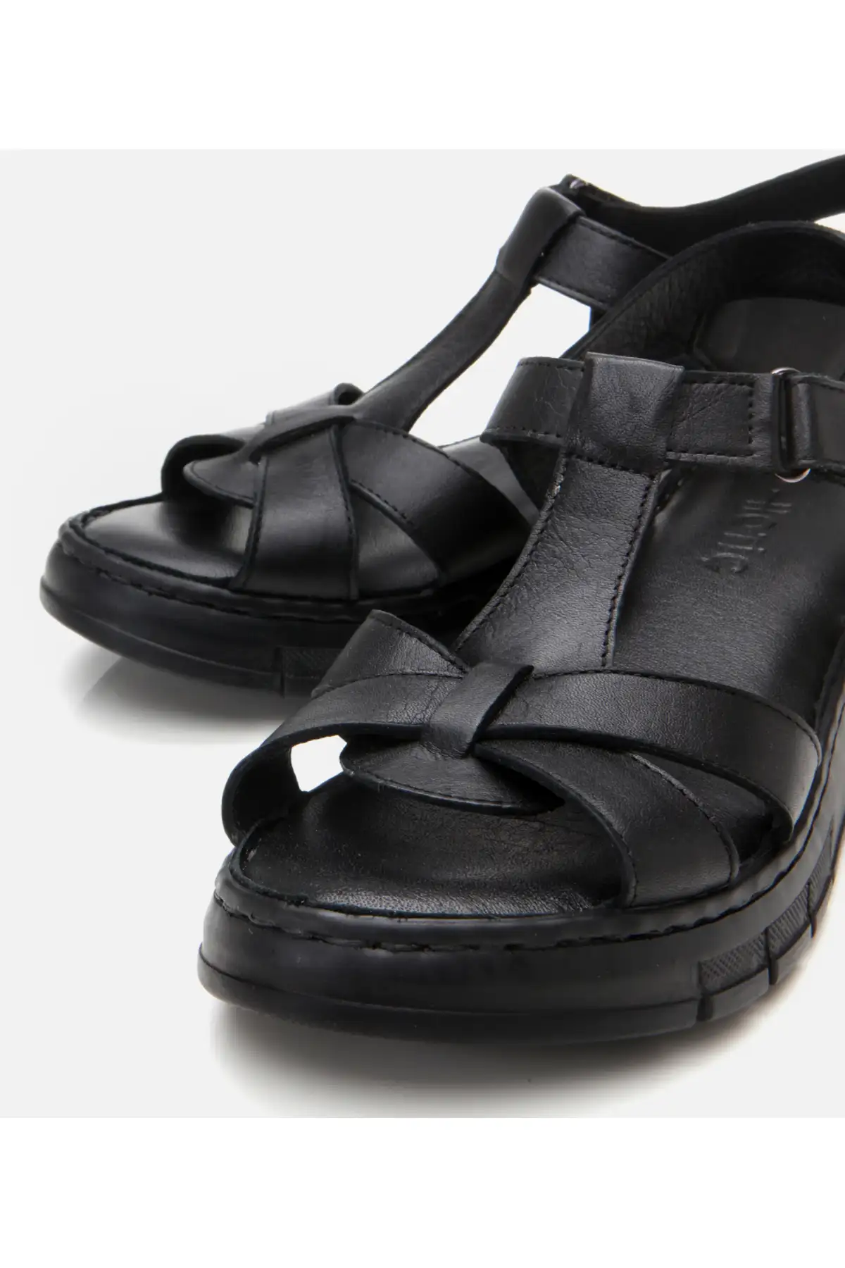 کفش صندل زنانه صیقلی  سیاه چرمی  راحتی قابل تنظیم برند Hotiç - 8252 کفش صندل زنانه صیقلی سیاه چرمی راحتی قابل تنظیم برند Hotiç - 8252