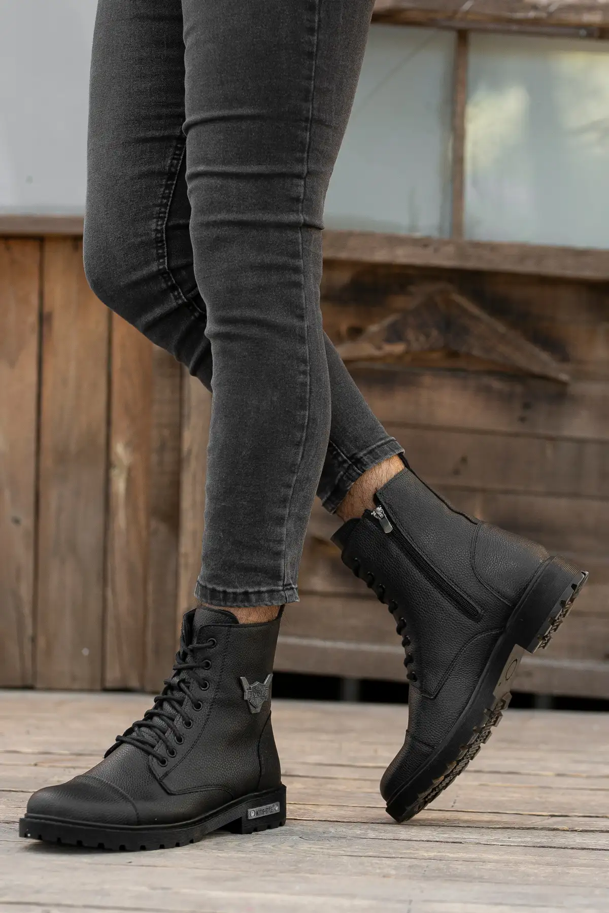 بوت مردانه  پاییزی با ضمانت، دارای خز، قابل انعطاف و ضد آب و سرما، با زیپ و بند و زیره غیر لغزنده برند Zegeshoes - 7584 بوت مردانه پاییزی با ضمانت، دارای خز، قابل انعطاف و ضد آب و سرما، با زیپ و بند و زیره غیر لغزنده برند Zegeshoes - 7584