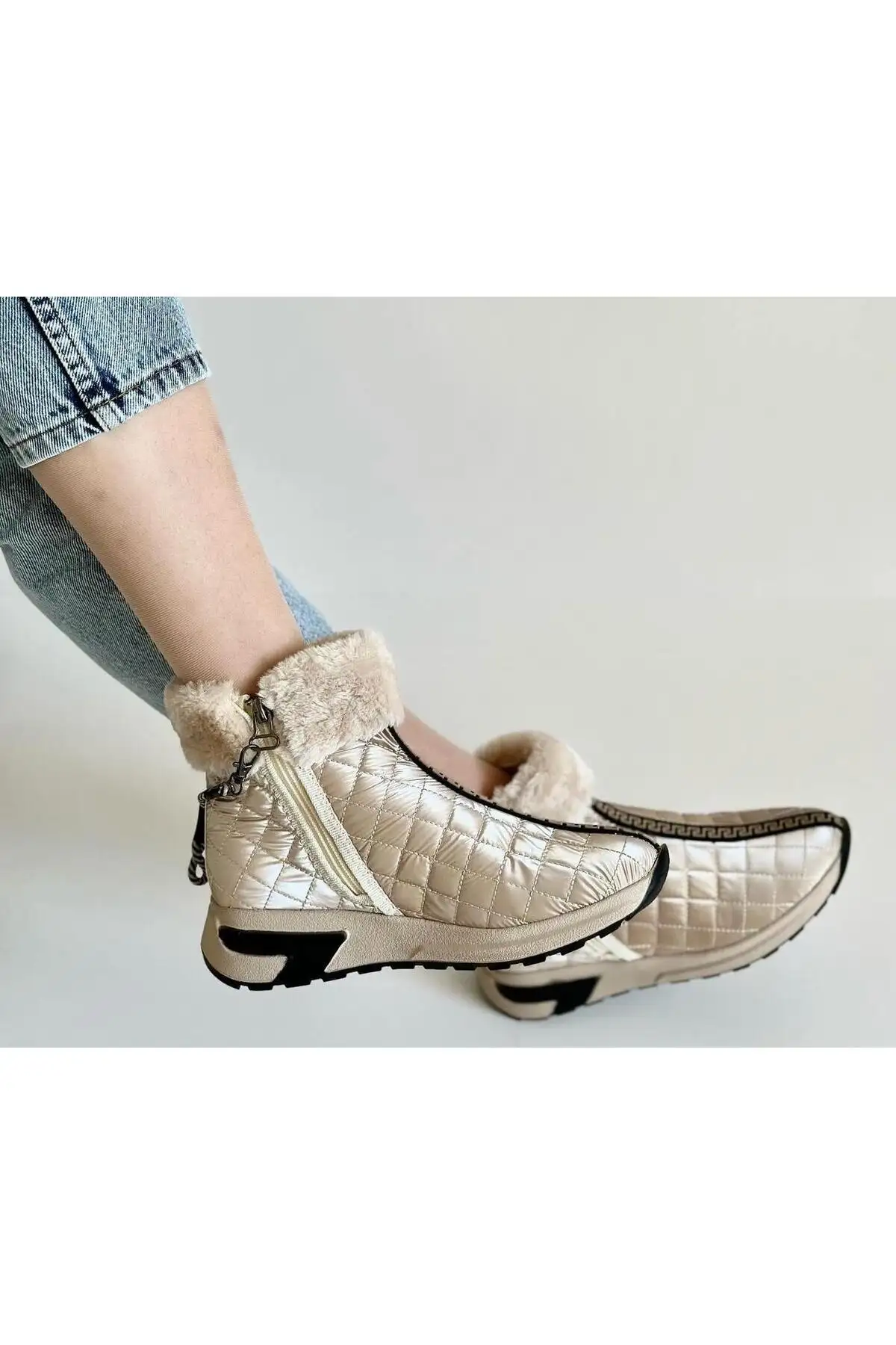 بوت و نیم بوت زنانه  رزمره  با داخل خزدار برند LABRONA - 8375 بوت و نیم بوت زنانه رزمره با داخل خزدار برند LABRONA - 8375