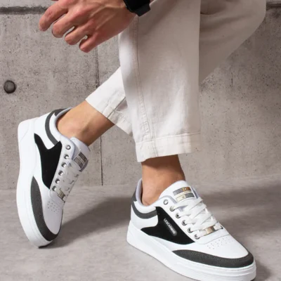 کفش اسپرت مردانه ورزشی راحت با بند سفید و جزئیات خاکستری و کفی سفید شماره 907 برند LesCarmine - 7734