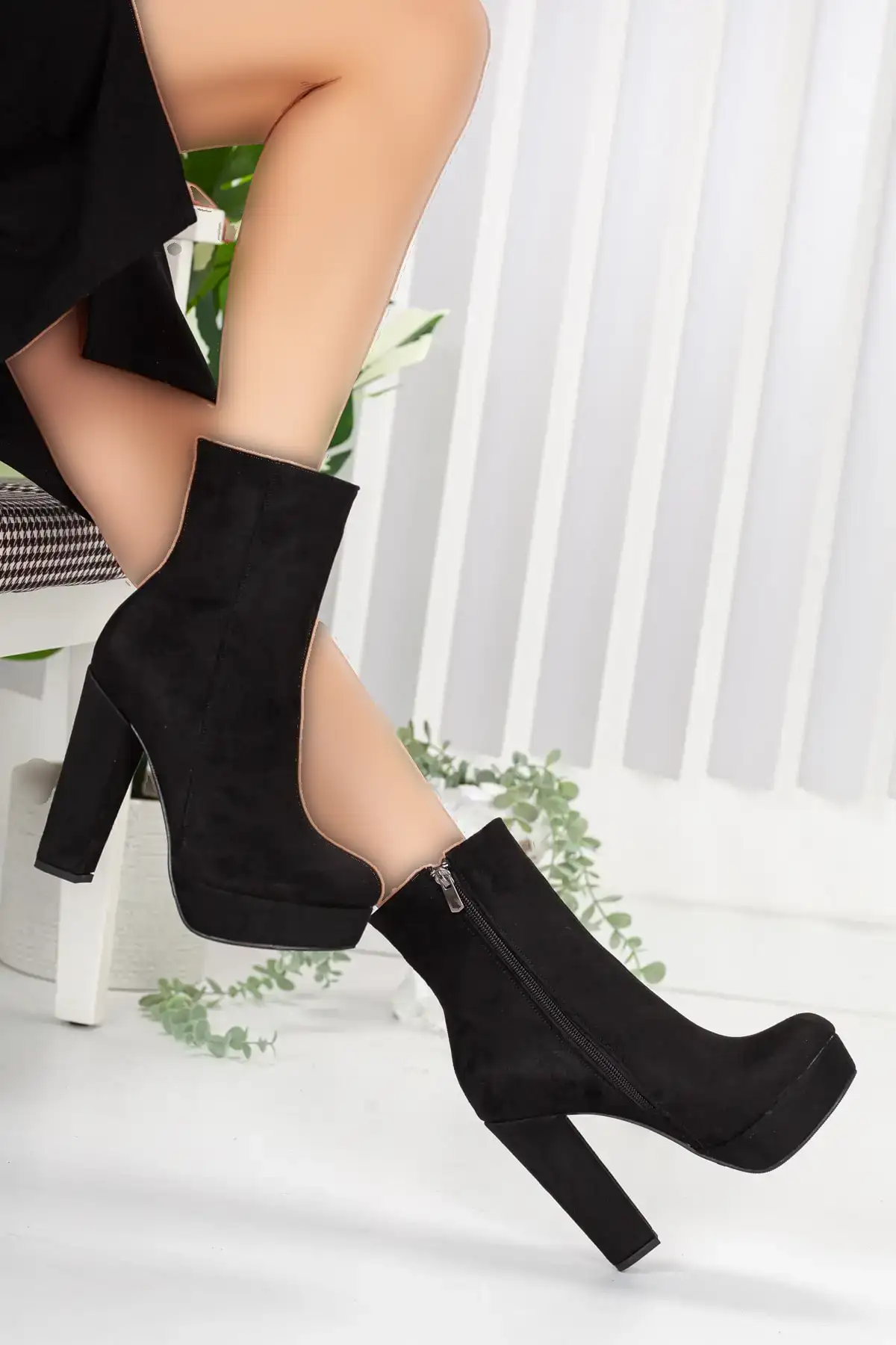 بوت و نیم بوت زنانه  مشکی سئدی  پلتفرم با پاشنهکلفت لیدا برند LİLLA - 7769 بوت و نیم بوت زنانه مشکی سئدی پلتفرم با پاشنهکلفت لیدا برند LİLLA - 7769