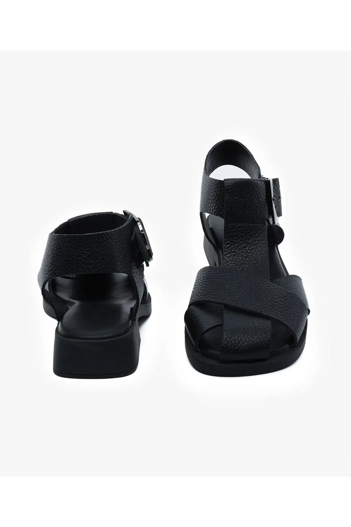 کفش صندل زنانه   مشکی از چرم طبیعی برند Greyder - 8235 کفش صندل زنانه مشکی از چرم طبیعی برند Greyder - 8235