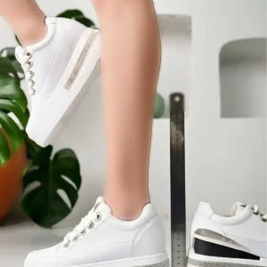 کفش کتانی زنانه ورزشی پاشنه‌دار مخفی با جزئیات سنگی در جلو (پاشنه 8 سانتی‌متری) برند BAHRİNA - 7976