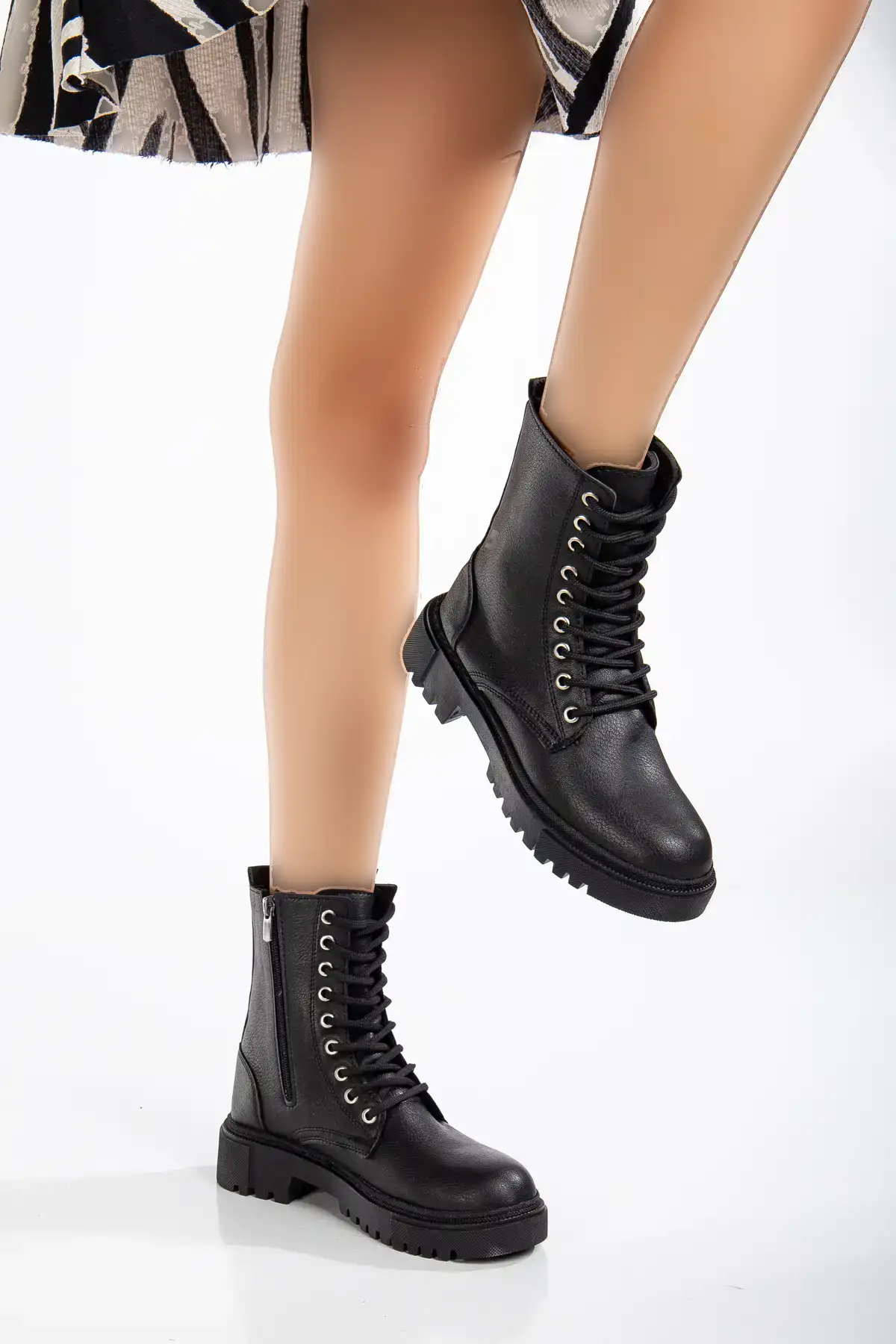 بوت و نیم بوت زنانه  رزمره  مقام در برابر سرما  دارای داخل پشمی برند DUMMET - 7557 بوت و نیم بوت زنانه رزمره مقام در برابر سرما دارای داخل پشمی برند DUMMET - 7557