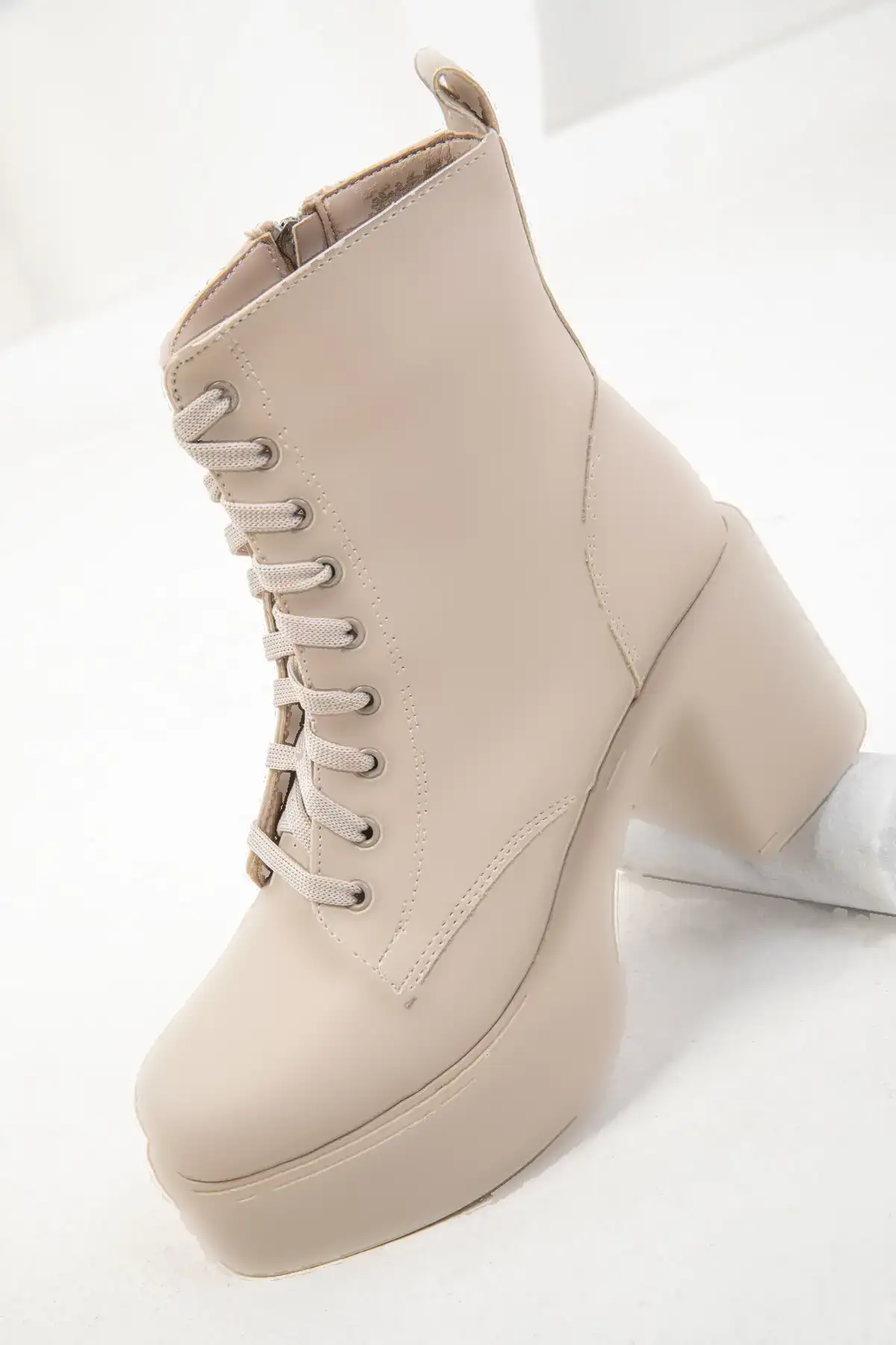 بوت و نیم بوت زنانه چکمه    Beige کد 19985 برند SOHO - 7817 بوت و نیم بوت زنانه چکمه Beige کد 19985 برند SOHO - 7817