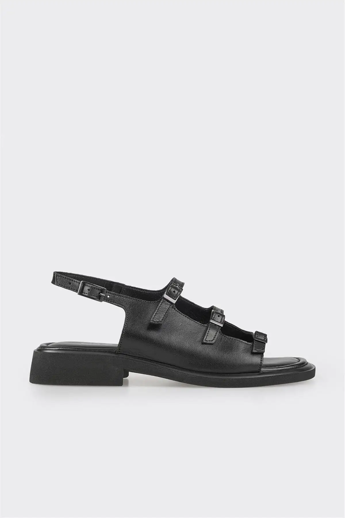 کفش صندل زنانه   مشکی چرمی تخت برند Elle - 8254 کفش صندل زنانه مشکی چرمی تخت برند Elle - 8254