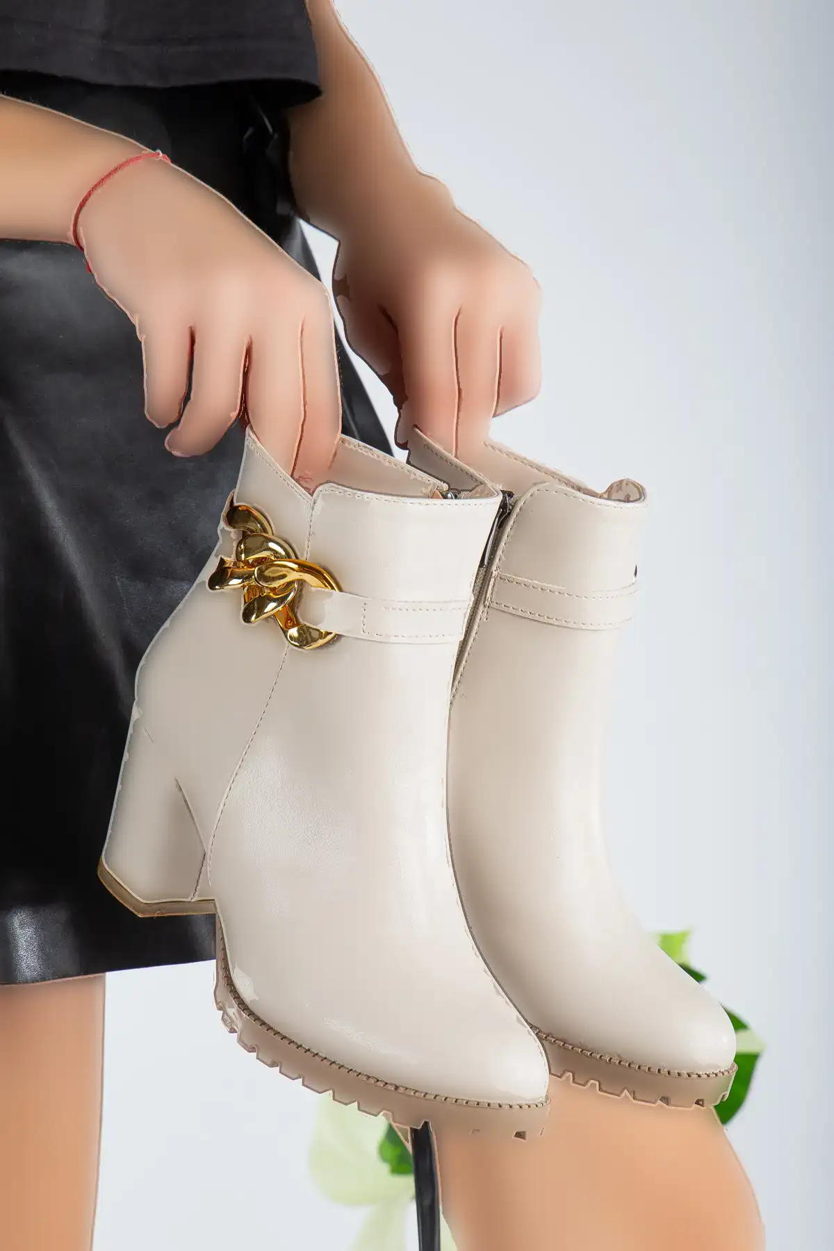 بوت و نیم بوت زنانه   با زیپ ساسن دار برند rahad moda - 7833 بوت و نیم بوت زنانه با زیپ ساسن دار برند rahad moda - 7833