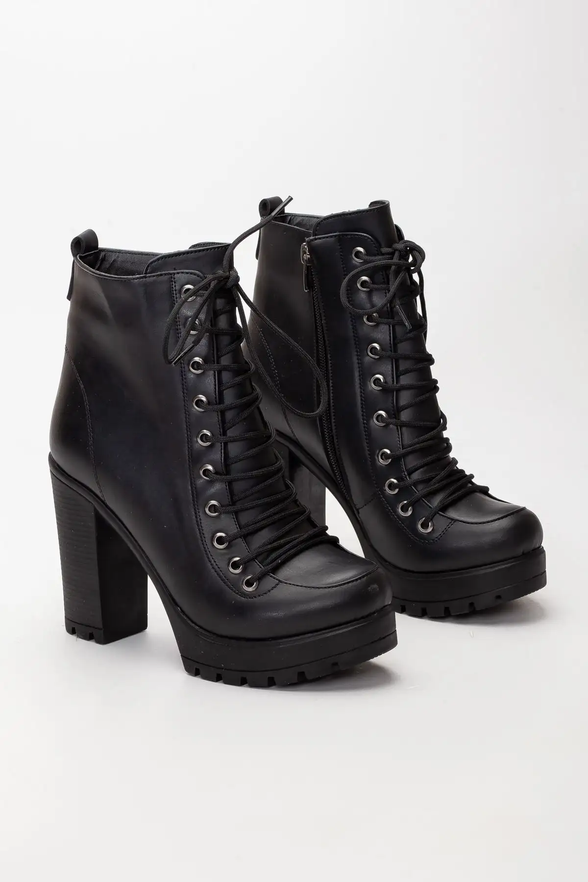 بوت و نیم بوت زنانه چکمه پلتفرم  رمپس مشکی چرم برند Genel Markalar - 7782 بوت و نیم بوت زنانه چکمه پلتفرم رمپس مشکی چرم برند Genel Markalar - 7782