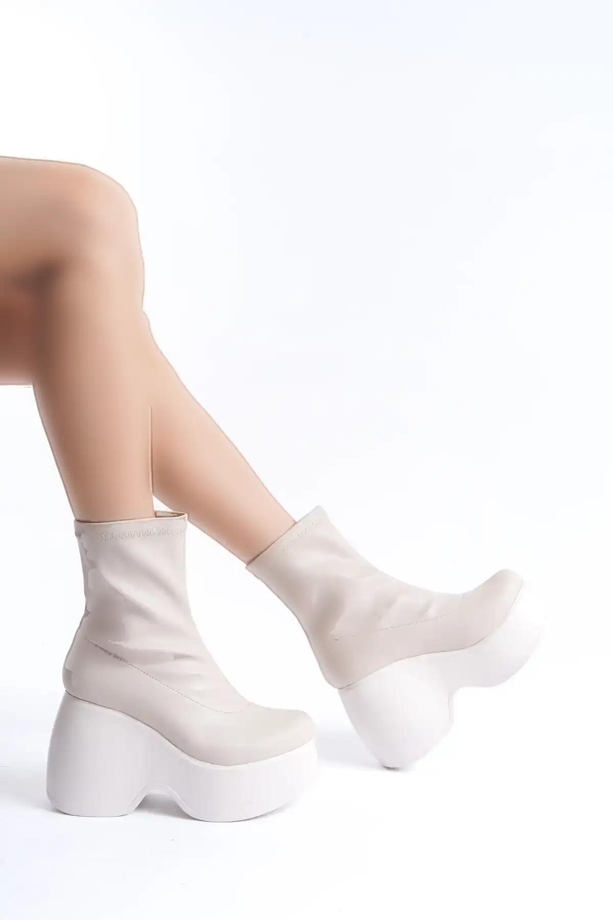 بوت و نیم بوت زنانه   پلتفرم کیت مدل استرچ رنگ بژ برند SEEM & BE - 7815 بوت و نیم بوت زنانه پلتفرم کیت مدل استرچ رنگ بژ برند SEEM & BE - 7815