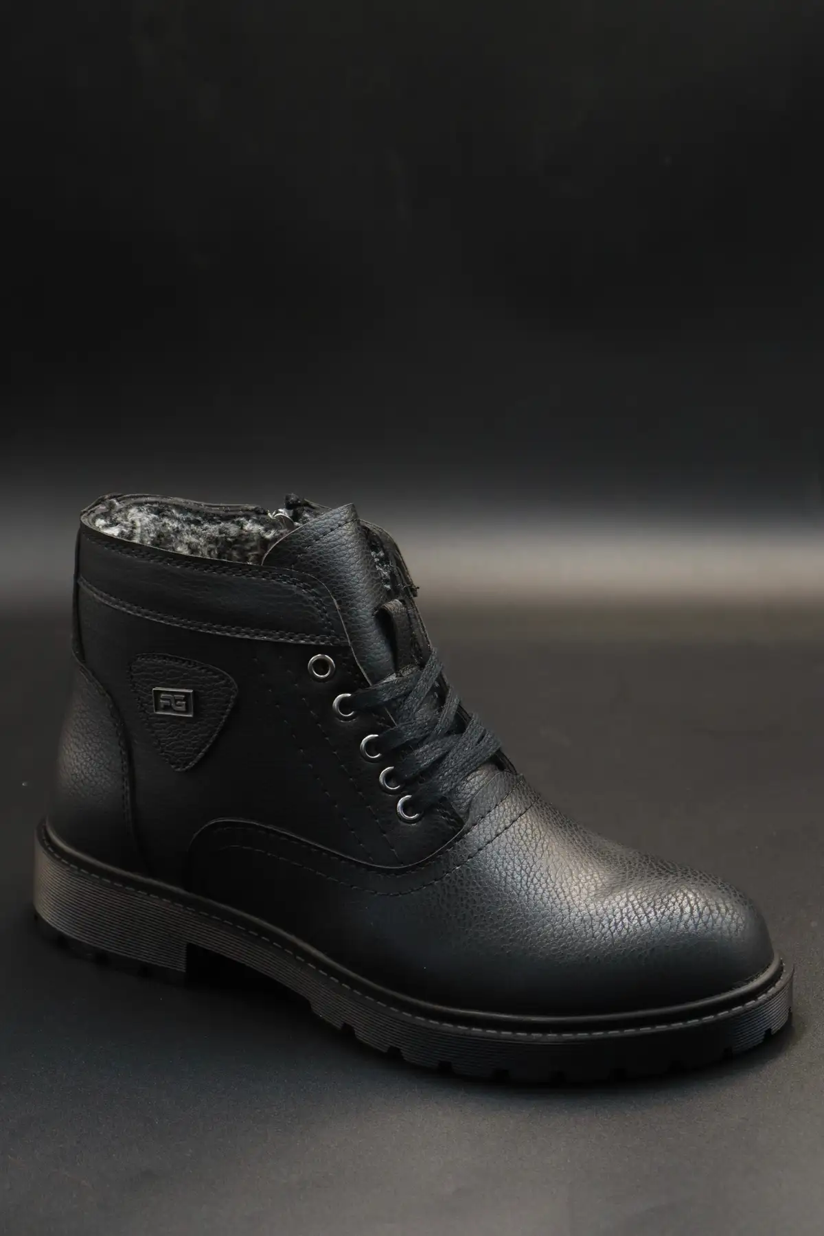 بوت مردانه کفش   مشکی با پوشش خز، مقاوم و ضد آب برند HEROD - 7588 بوت مردانه کفش مشکی با پوشش خز، مقاوم و ضد آب برند HEROD - 7588