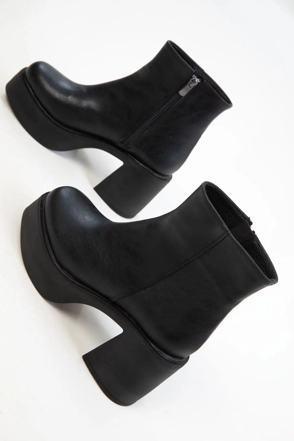 بوت و نیم‌ بوت زنانه ی مشکی 19986 برند SOHO - 7778