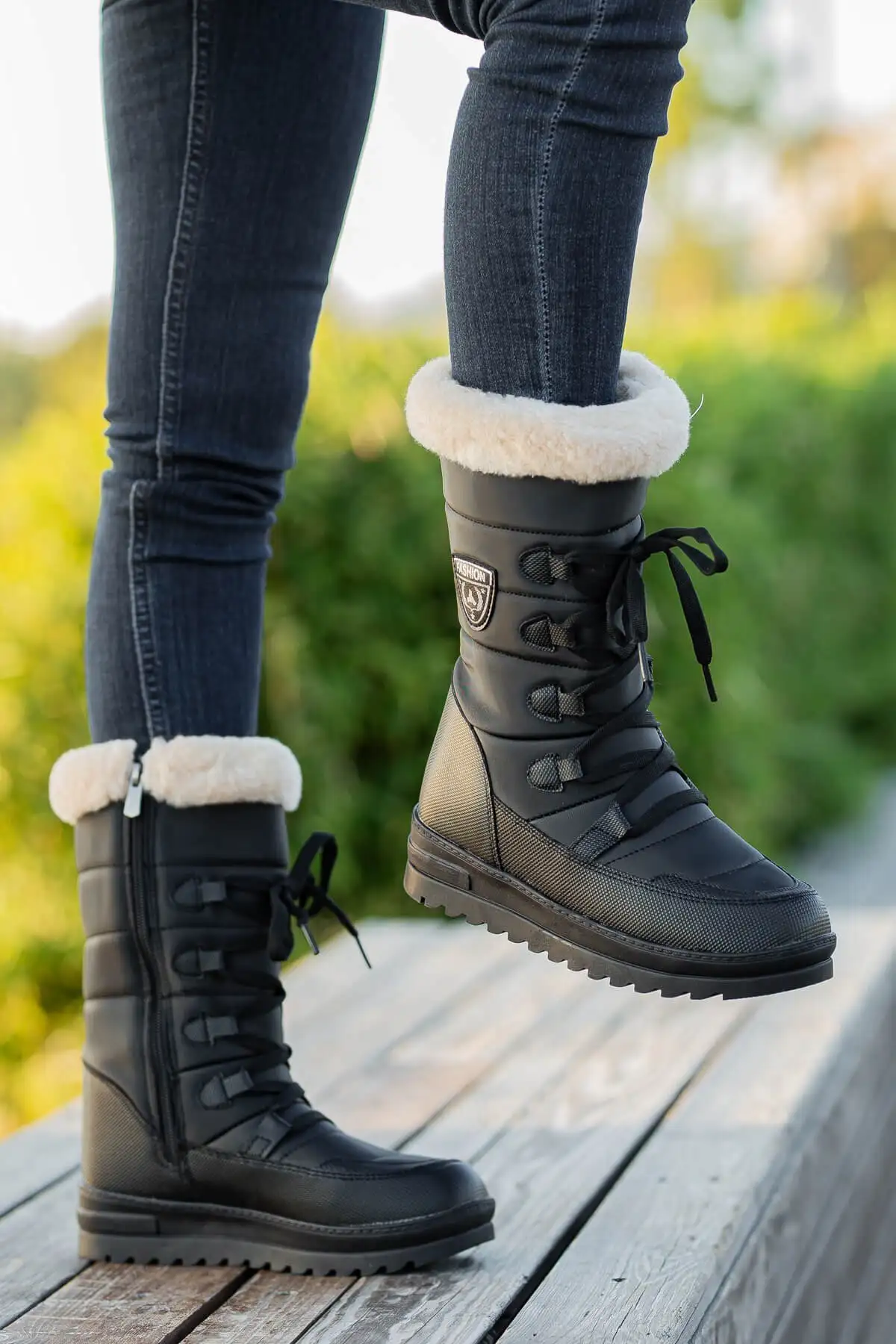 بوت و نیم بوت زنانه   زمستانی با خز، رنگ مشکی  بژ برند Ccway - 7713 بوت و نیم بوت زنانه زمستانی با خز، رنگ مشکی بژ برند Ccway - 7713