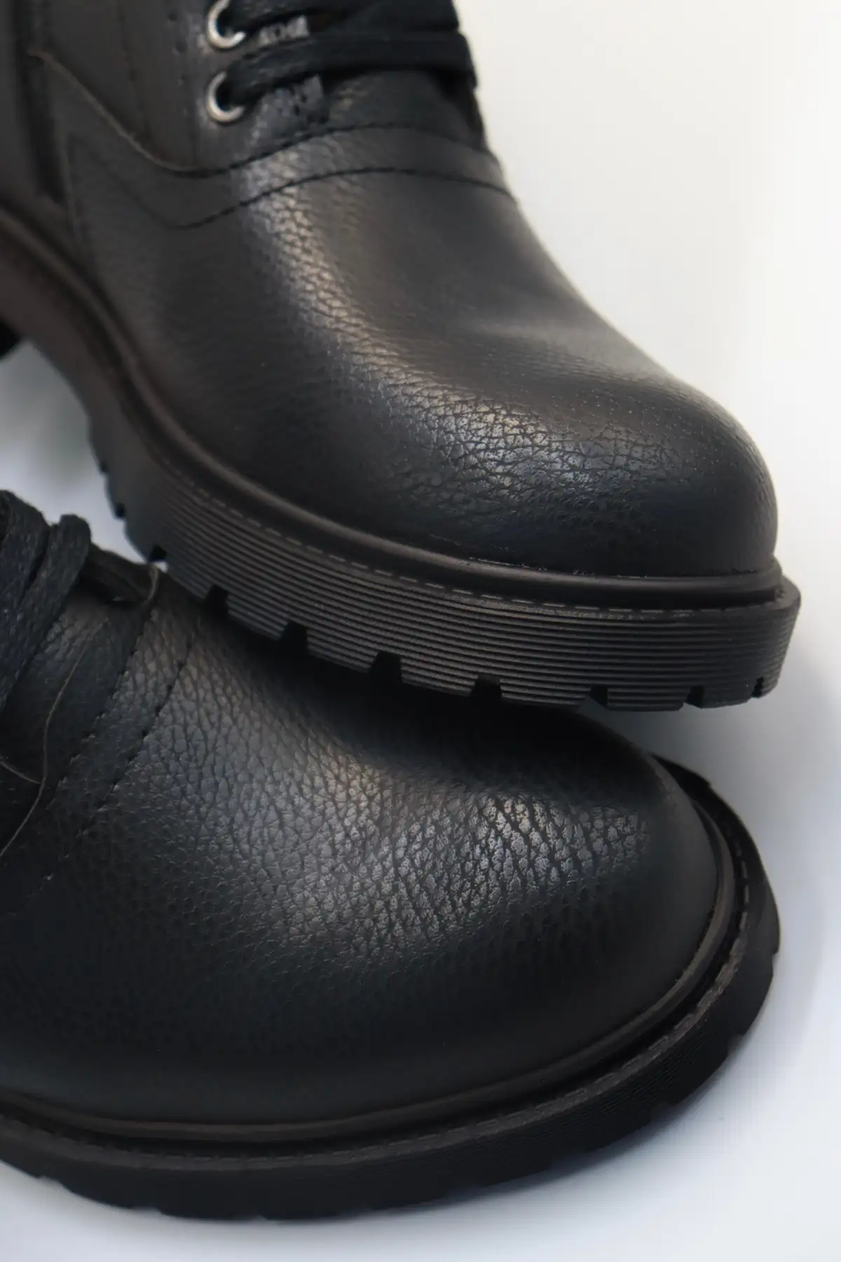 بوت مردانه کفش   مشکی با پوشش خز، مقاوم و ضد آب برند HEROD - 7588 بوت مردانه کفش مشکی با پوشش خز، مقاوم و ضد آب برند HEROD - 7588