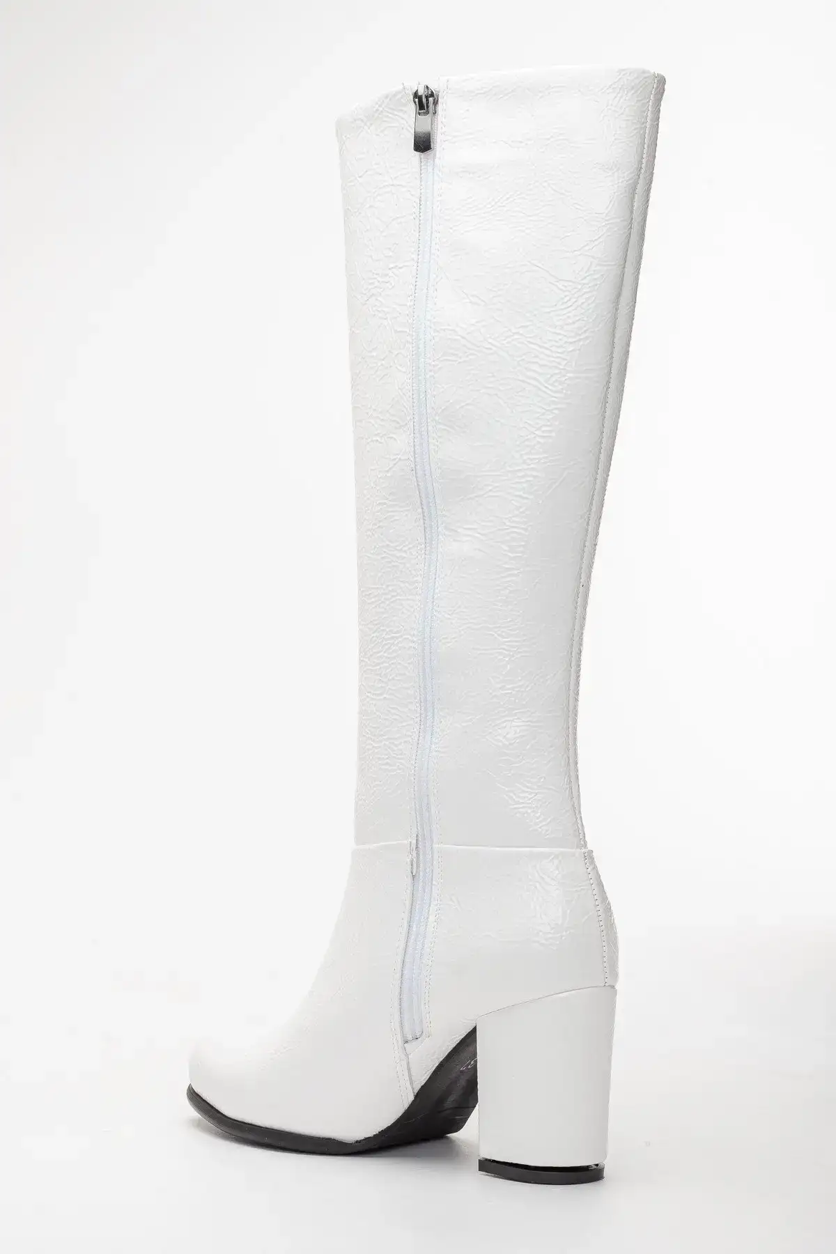 بوت و نیم بوت زنانه چکمههای پاشنهدار  بزرگ  کچک با رکش براق  زیپ دار سفید رنگ برند Dilimler Ayakkabı - 8094 بوت و نیم بوت زنانه چکمههای پاشنهدار بزرگ کچک با رکش براق زیپ دار سفید رنگ برند Dilimler Ayakkabı - 8094