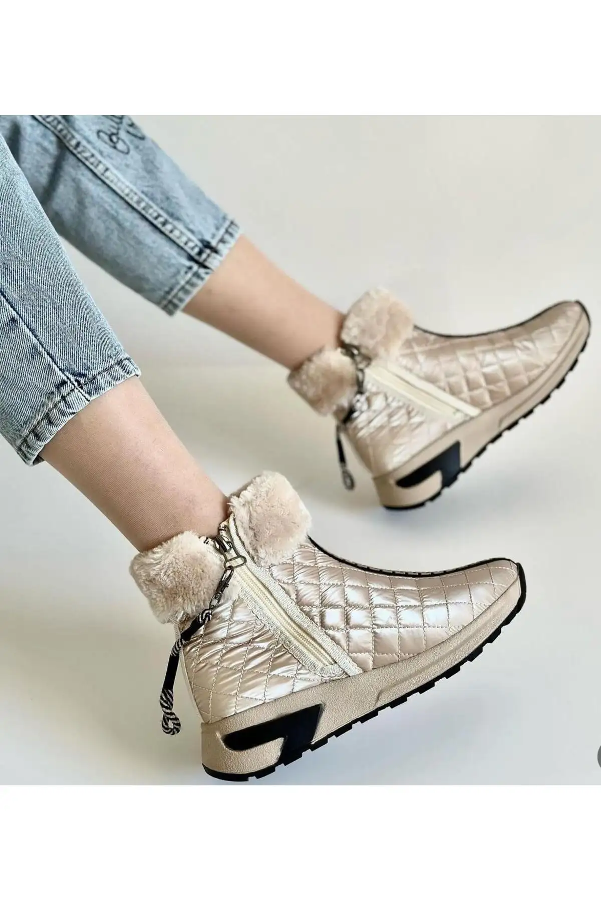 بوت و نیم بوت زنانه  رزمره  با داخل خزدار برند LABRONA - 8375 بوت و نیم بوت زنانه رزمره با داخل خزدار برند LABRONA - 8375