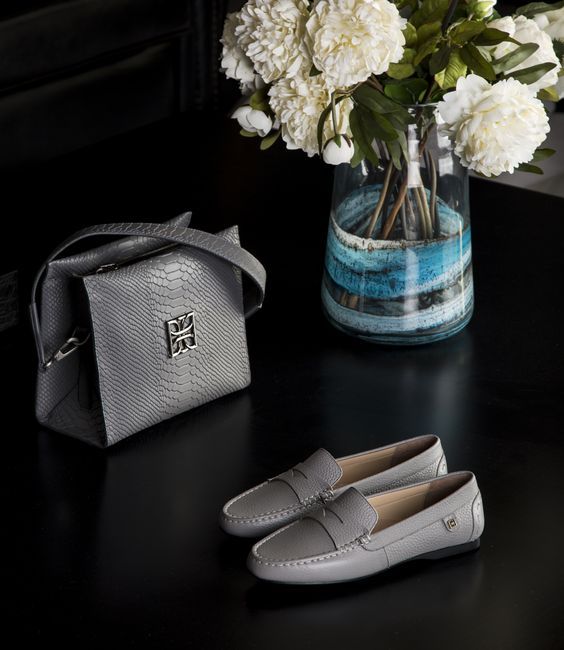 بازه های قیمتی کفش های اداری