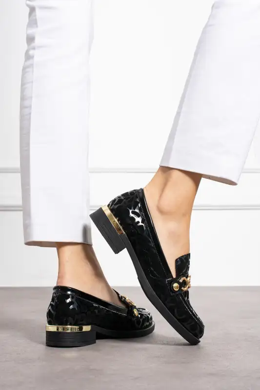 کفش لوفر زنانه لوتس چرم مصنوعی زبره سیاه با طرح زبرا - روزمره راحت با بند قابل تعویض برند Güllü Shoes - 8559 کفش لوفر زنانه لوتس چرم مصنوعی زبره سیاه با طرح زبرا - روزمره راحت با بند قابل تعویض برند Güllü Shoes - 8559