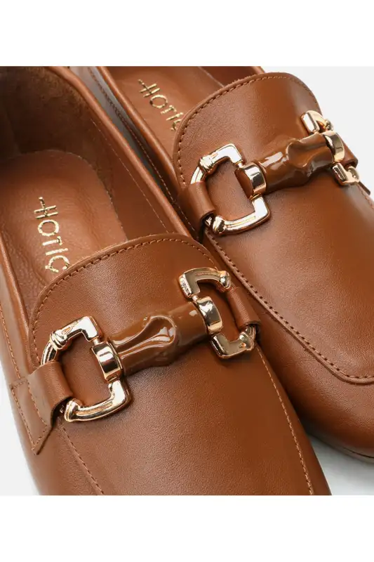 کفش لوفر زنانه با رویه چرم قهوهای روشن برند Hotiç - 8570 کفش لوفر زنانه با رویه چرم قهوهای روشن برند Hotiç - 8570