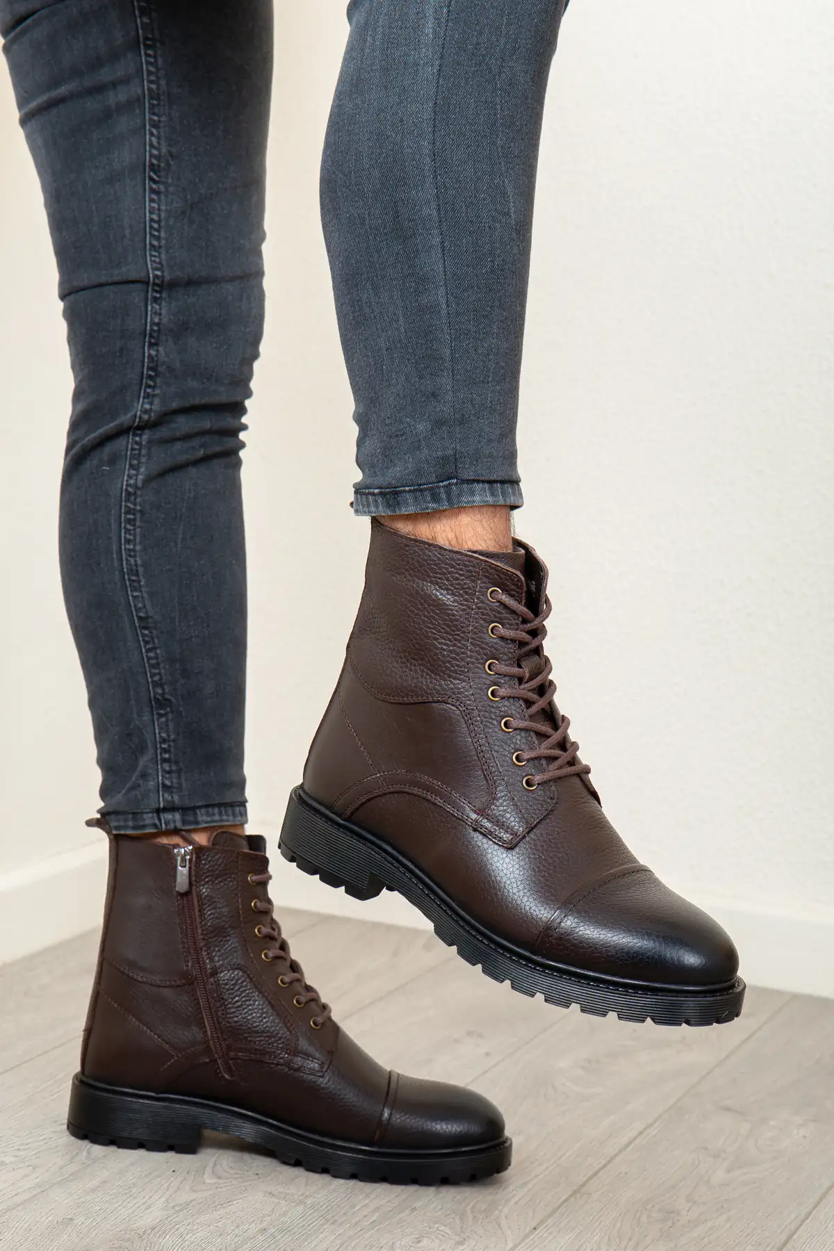 بوت مردانه کج راهی زمستانی ضد آب با لایه نازک لاستیکی D402 از چرم طبیعی برند Daxtors - 8455