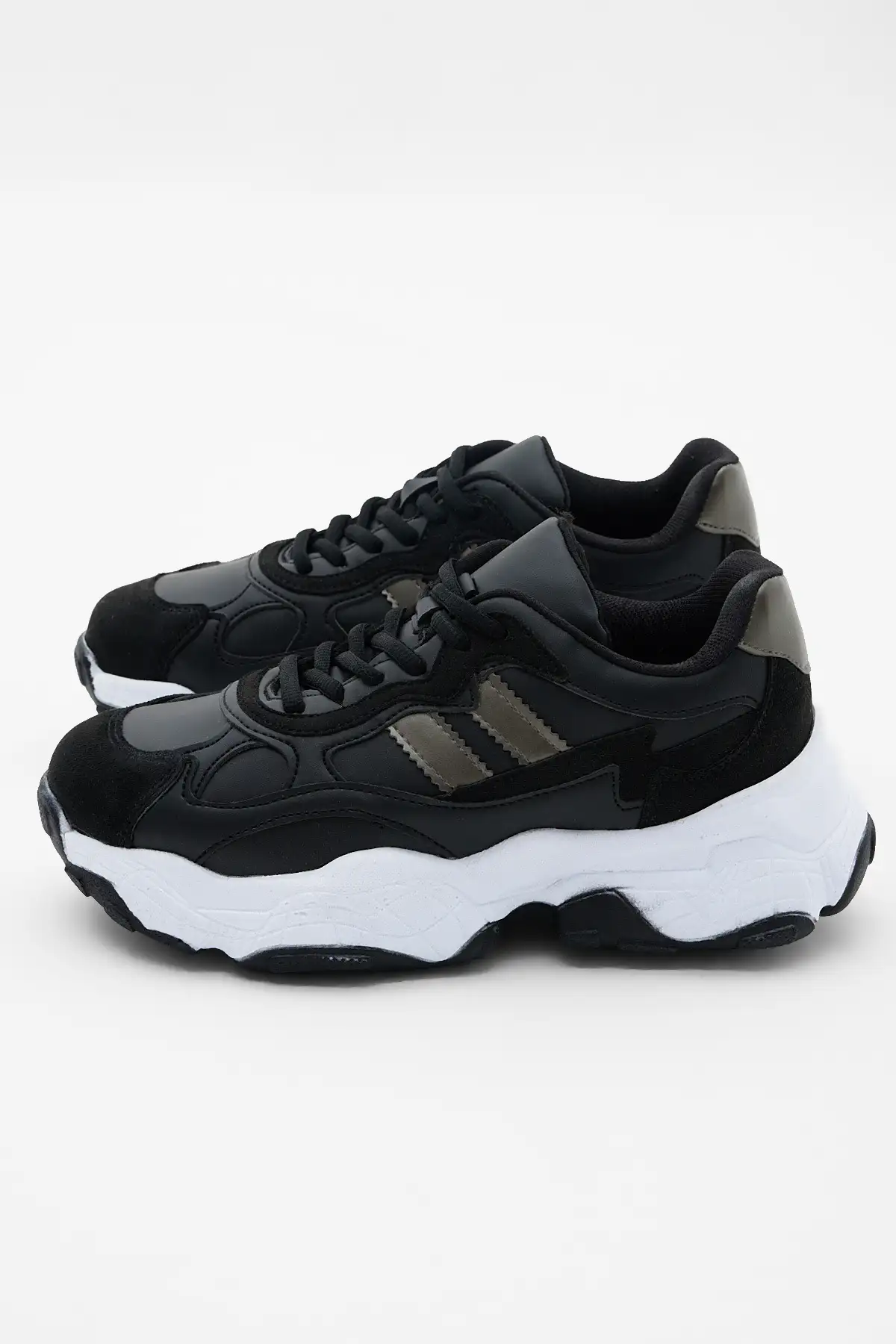 کفش کتانی زنانه  ورزشی مشکی چرم  Tb246 برند Tonny Black - 8453 کفش کتانی زنانه ورزشی مشکی چرم Tb246 برند Tonny Black - 8453