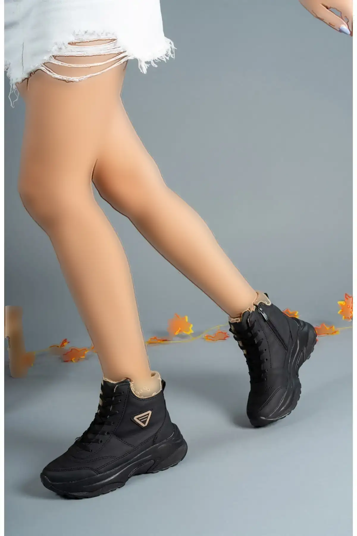 بوت بچگانه  مردانه و زنانه سیاه و بژ ۰۰۱۲۱۲۳ برند Riccon - 8380 بوت بچگانه مردانه و زنانه سیاه و بژ ۰۰۱۲۱۲۳ برند Riccon - 8380