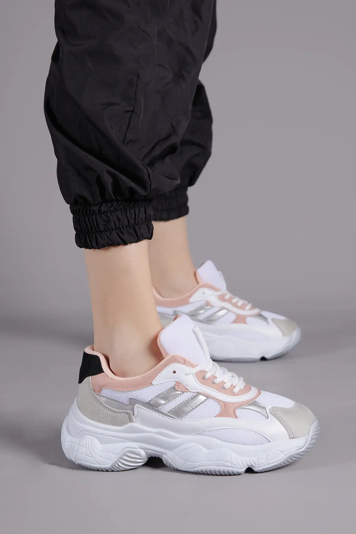 کفش کتانی زنانه ورزشی پودری سفید Tb246 برند Tonny Black - 8447