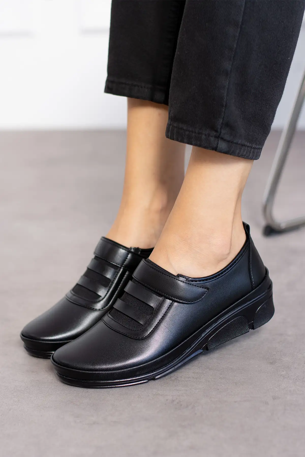 کفش زنانه روزمره اسپرت آگستیانا مشکی با ویژگی های ارتوپدیک برند ModaAmour - 8520 کفش زنانه روزمره اسپرت آگستیانا مشکی با ویژگی های ارتوپدیک برند ModaAmour - 8520