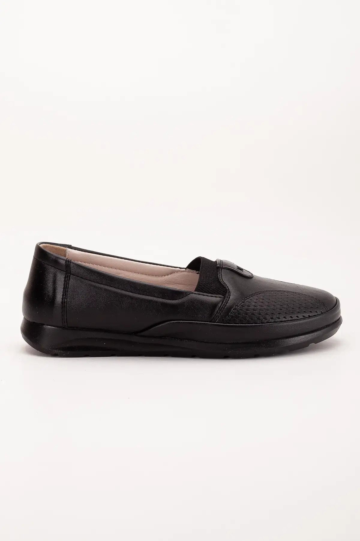 کفش زنانه روزمره با کفی ارتوپدی و چرم طبیعی، مناسب برای بزرگپاها و مادران با طراحی راحت. برند Yüce - 8465 کفش زنانه روزمره با کفی ارتوپدی و چرم طبیعی، مناسب برای بزرگپاها و مادران با طراحی راحت. برند Yüce - 8465