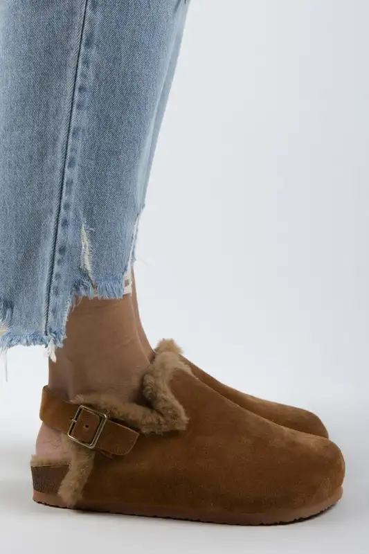 کفش صندل زنانه سندل هالی با چرم طبیعی و کمربند قهوهای تیره برند Manijero - 8588 کفش صندل زنانه سندل هالی با چرم طبیعی و کمربند قهوهای تیره برند Manijero - 8588