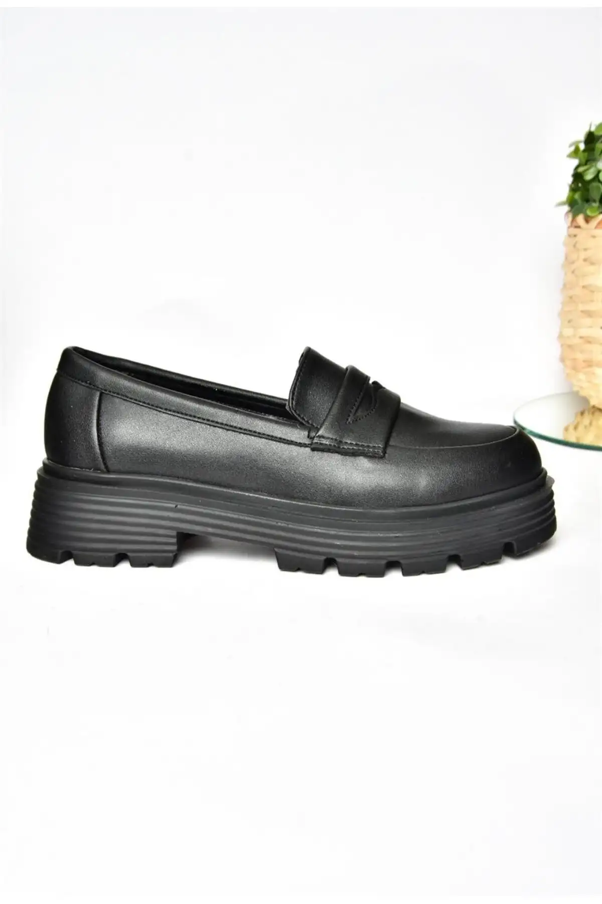 کفش زنانه روزمره با کفی ضخیم مشکی R996092009 برند Fox Shoes - 8503 کفش زنانه روزمره با کفی ضخیم مشکی R996092009 برند Fox Shoes - 8503