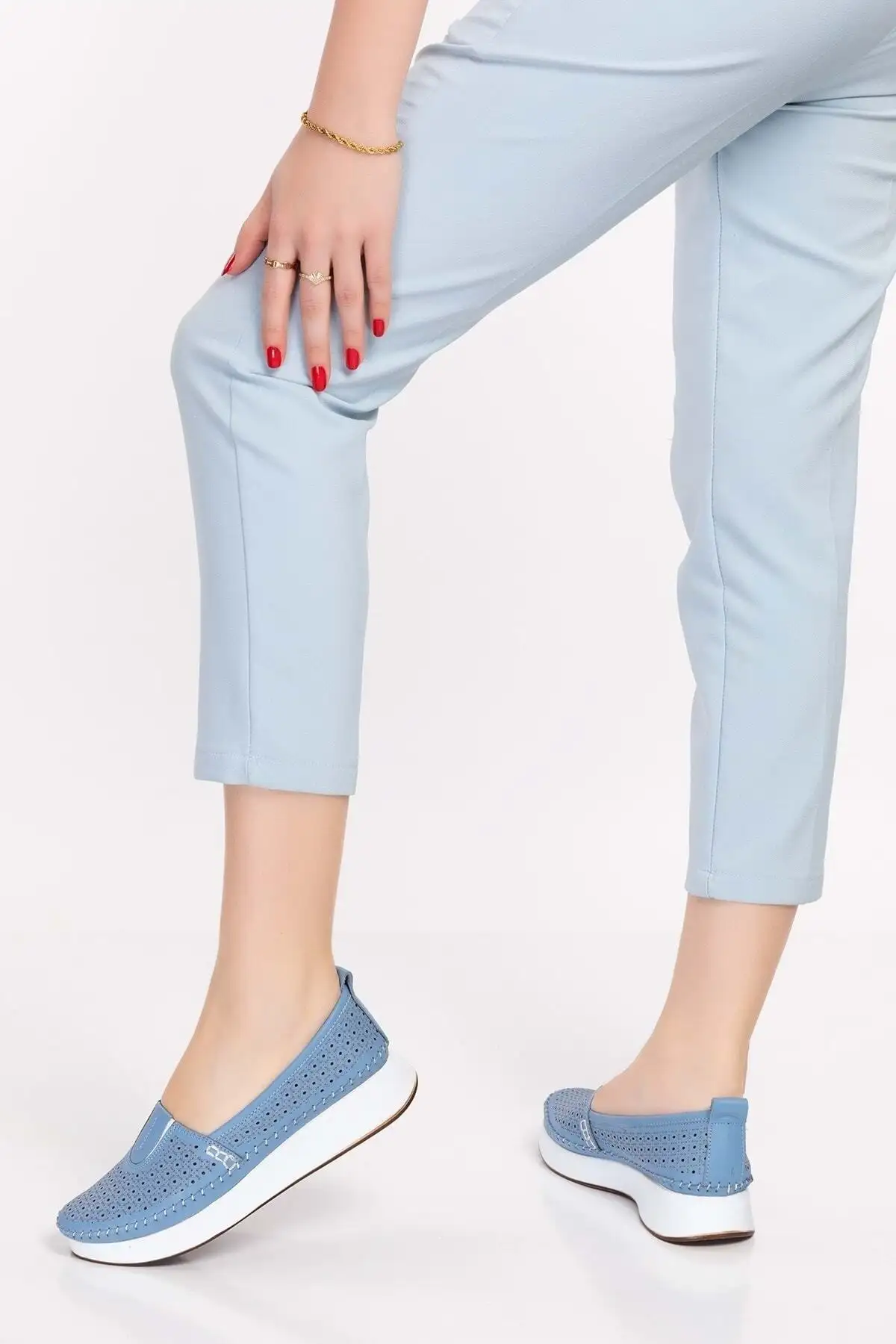 کفش زنانه تابستانی راحت از چرم طبیعی کلا.14 - آبی - شماره 37 برند Gondol - 8509 کفش زنانه تابستانی راحت از چرم طبیعی کلا.14 - آبی - شماره 37 برند Gondol - 8509