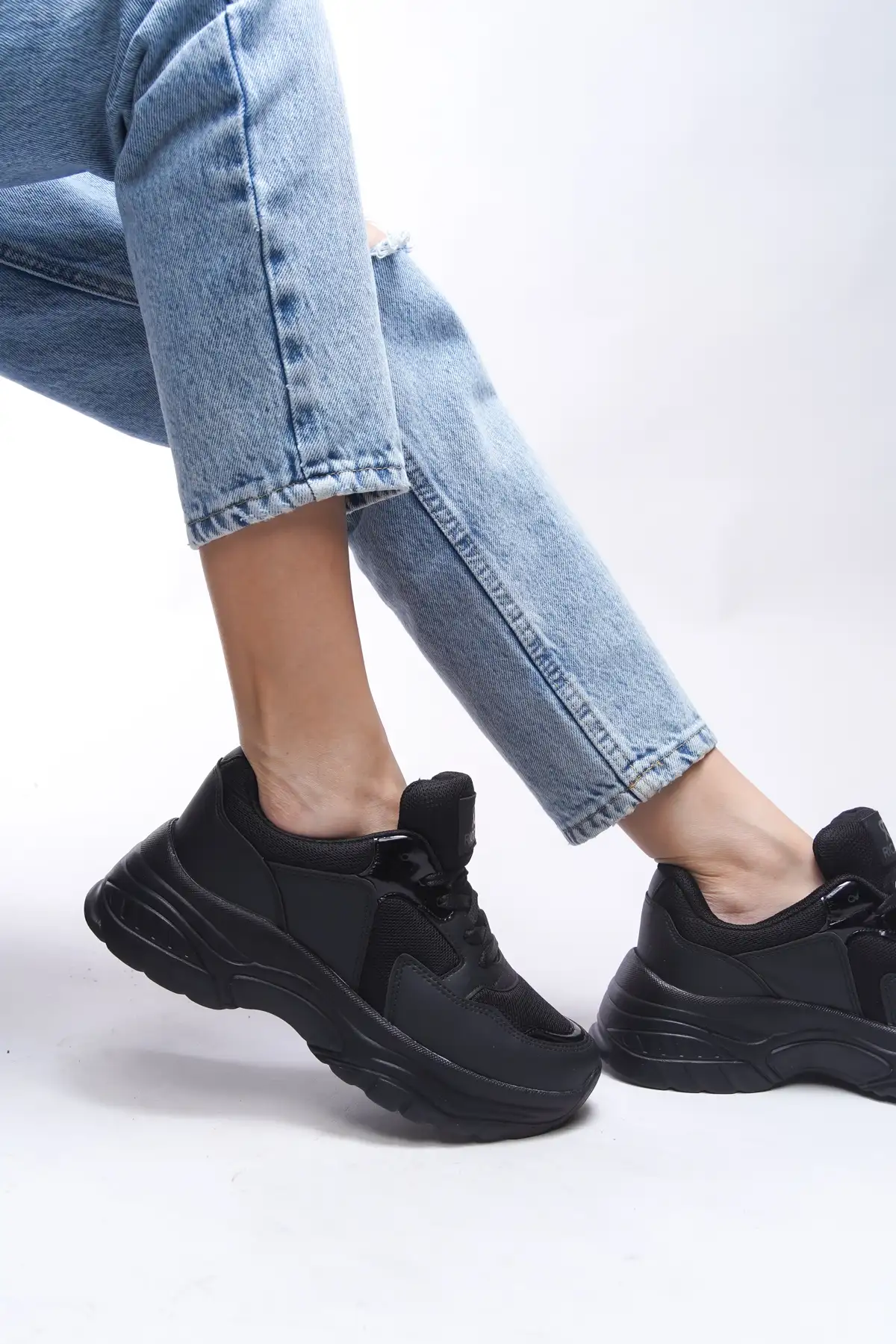 کفش کتانی زنانه ورزشی مشکی 0012140 برند Riccon - 8441