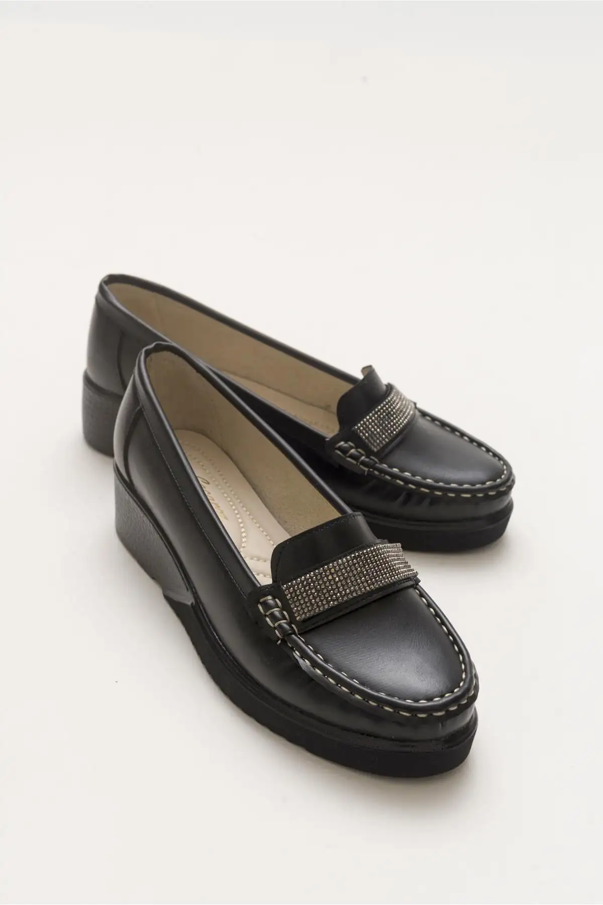 کفش زنانه روزمره با سنگهای بزرگ برند Çaçaroz Ayakkabı - 8505 کفش زنانه روزمره با سنگهای بزرگ برند Çaçaroz Ayakkabı - 8505