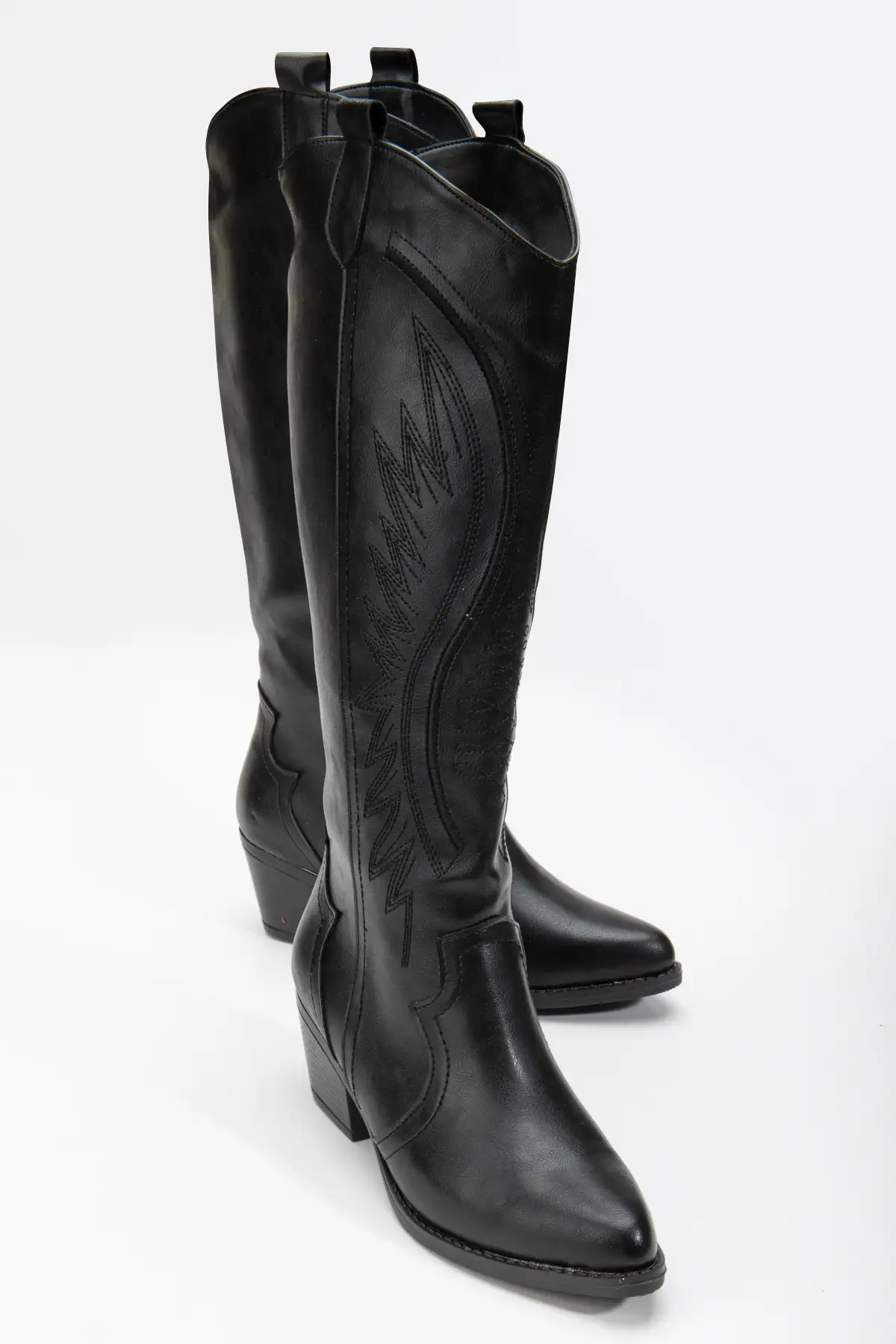 بوت و نیم‌ بوت زنانه چرم مات سیاه ریسلی با نقش‌دزی ستن کبی کلاهبردار برند RİSSOLİ - 8432