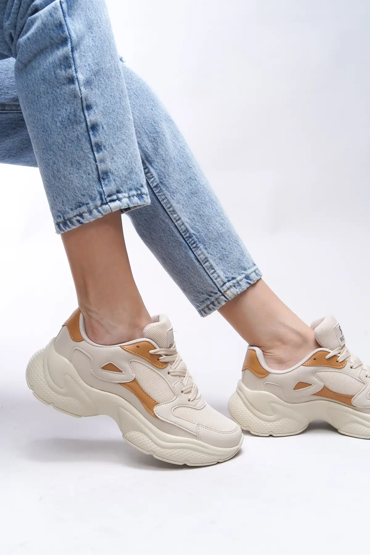 کفش کتانی زنانه 0012152 کرم قهوه‌ای برند Riccon - 8434