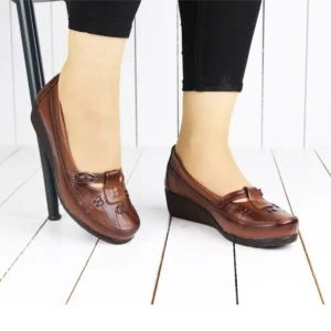 کفش زنانه روزمره و مخصوص مادر با آستر چرم طبیعی و سیستم کفی لطیف رنگ قهوه‌ای برند EDİK - 8514