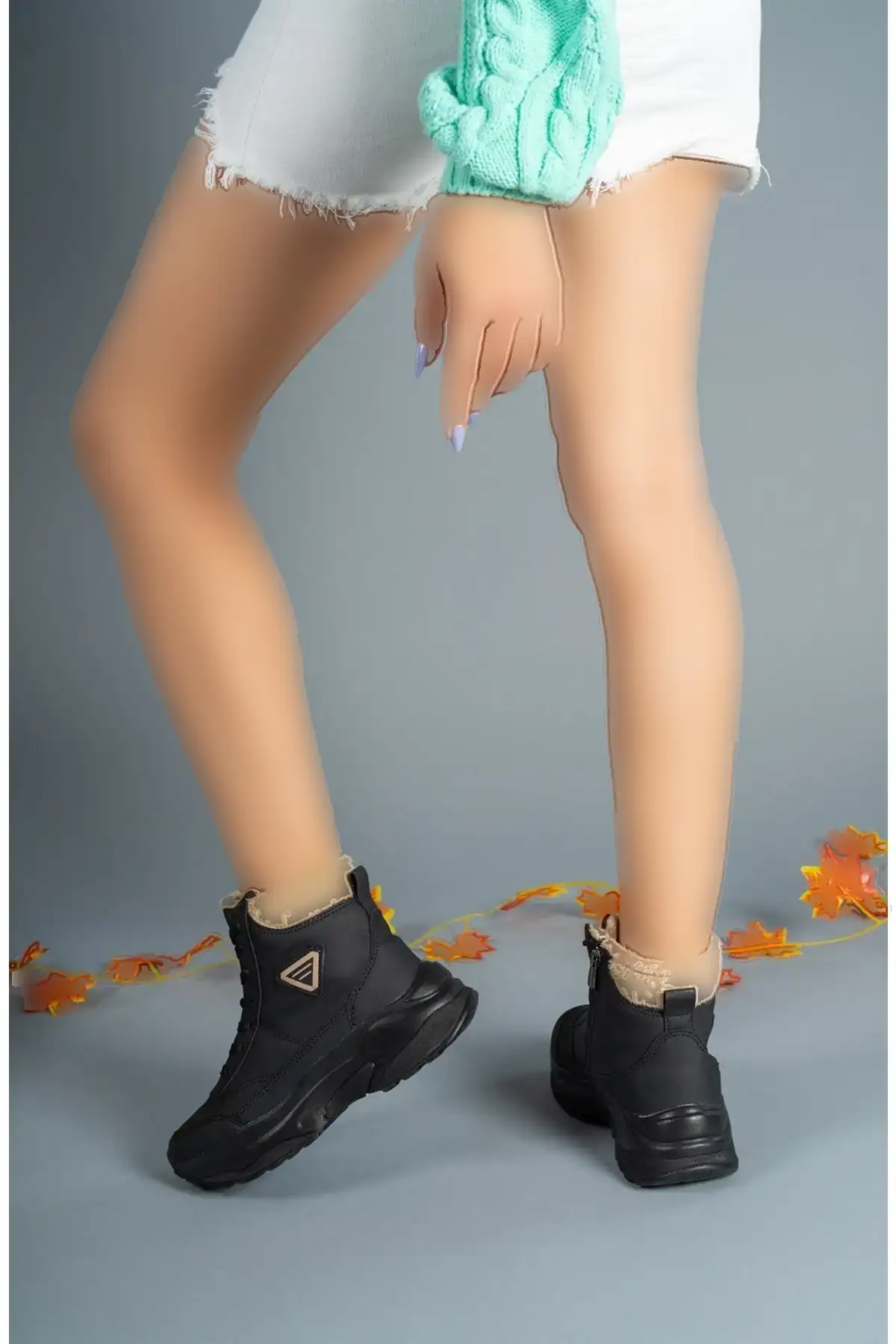 بوت بچگانه  مردانه و زنانه سیاه و بژ ۰۰۱۲۱۲۳ برند Riccon - 8380 بوت بچگانه مردانه و زنانه سیاه و بژ ۰۰۱۲۱۲۳ برند Riccon - 8380