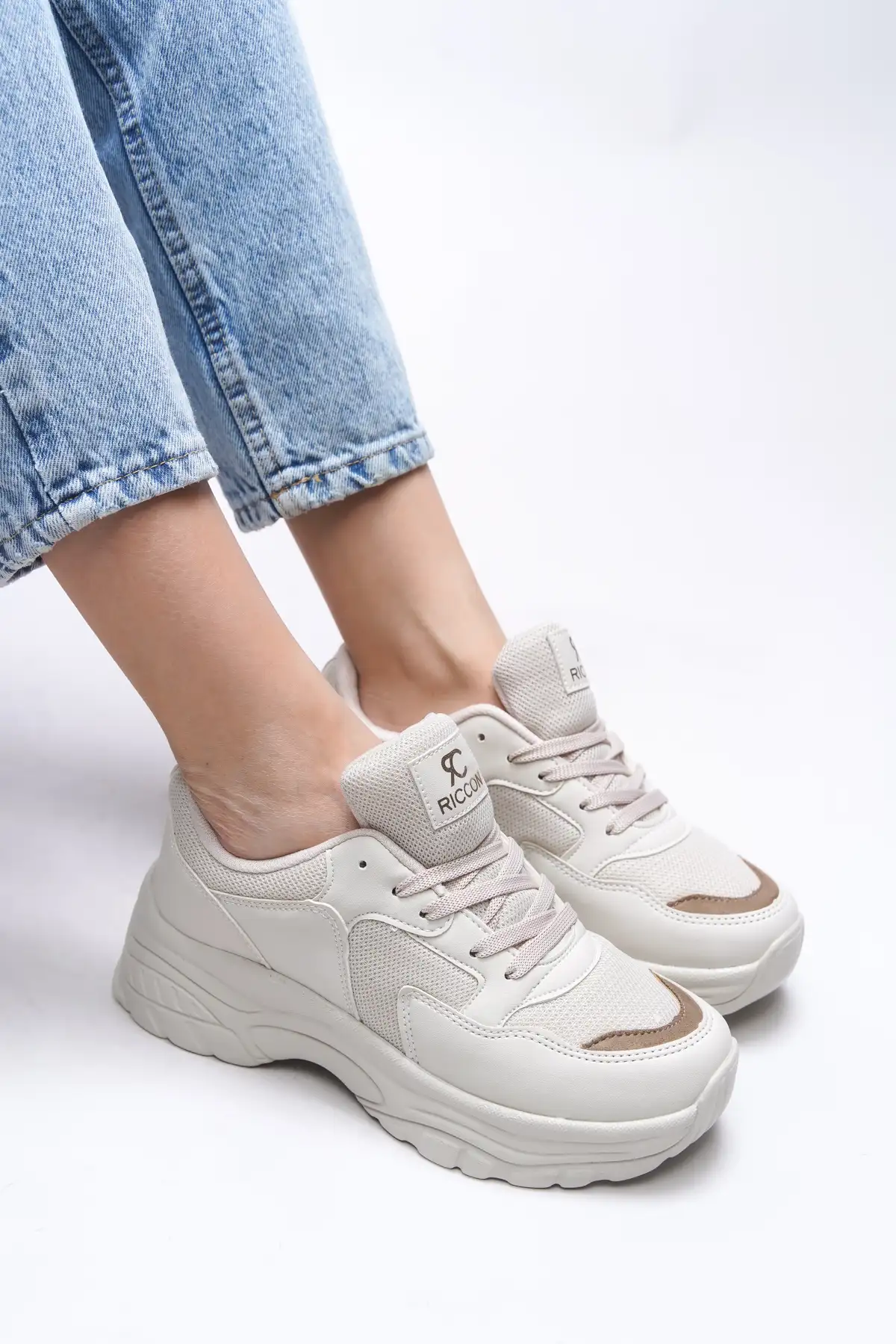 کفش کتانی زنانه ورزشی بژ ویژن 0012140 برند Riccon - 8443