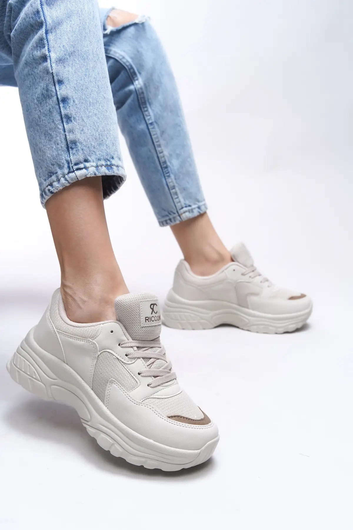 کفش کتانی زنانه ورزشی بژ ویژن 0012140 برند Riccon - 8443