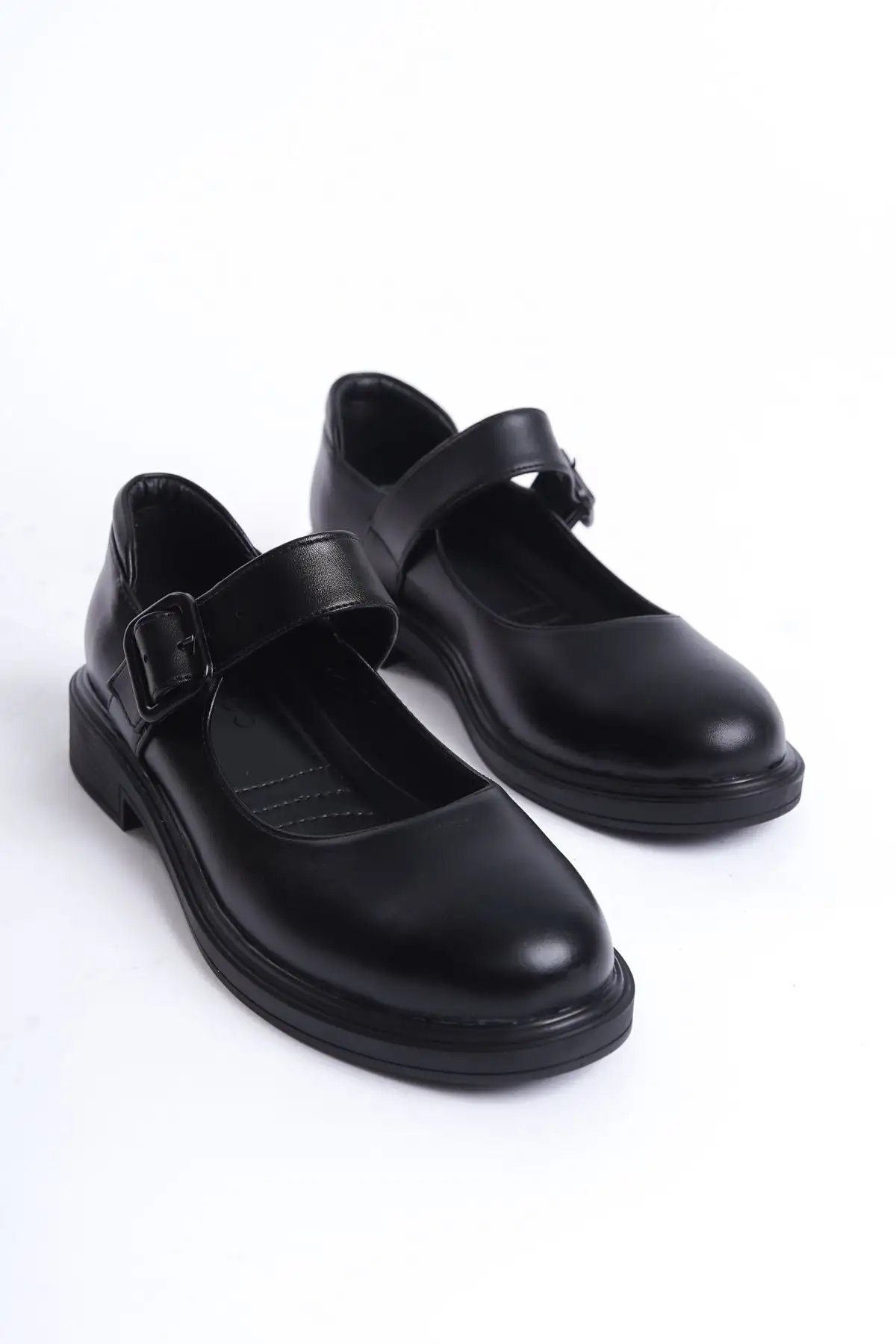 کفش لوفر زنانه روزانه ماری کدین با بندهای قلابدار و طراحی ماکوزن برند MARSEDO - 8483 کفش لوفر زنانه روزانه ماری کدین با بندهای قلابدار و طراحی ماکوزن برند MARSEDO - 8483