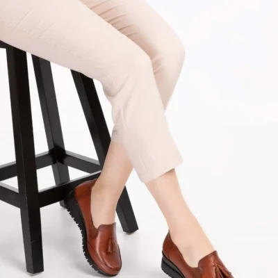 کفش زنانه روزمره با کفی آناتومیک، پاشنه پلت فرم از چرم طبیعی - رنگ آجری - سایز 37 برند Gondol - 8490