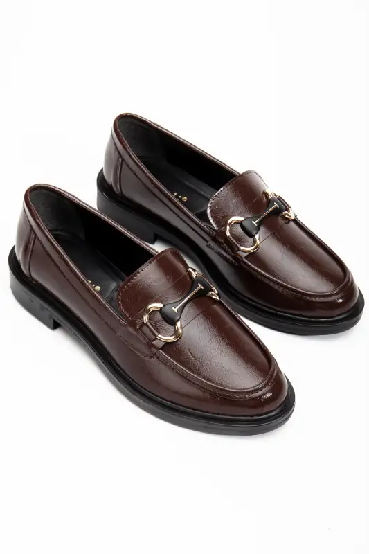 کفش لوفر زنانه لوافر با جزئیات و طراحی قهوهای تیره برند RİSSOLİ - 8548 کفش لوفر زنانه لوافر با جزئیات و طراحی قهوهای تیره برند RİSSOLİ - 8548