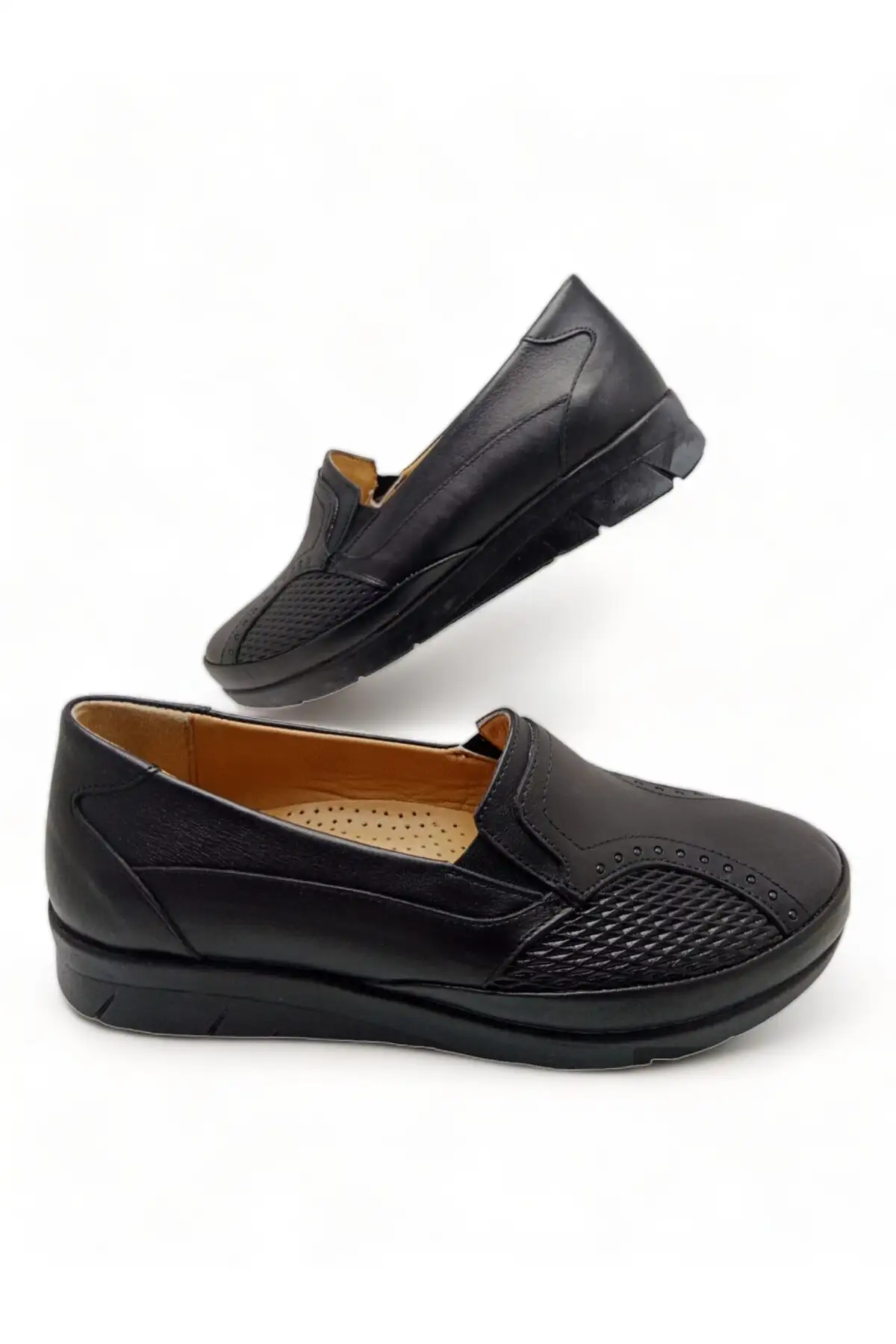 کفش زنانه روزمره با کفی کامل ارتوپدی از چرم طبیعی و دارای زیره دندانهدار برند MAGIC SHOES - 8511 کفش زنانه روزمره با کفی کامل ارتوپدی از چرم طبیعی و دارای زیره دندانهدار برند MAGIC SHOES - 8511