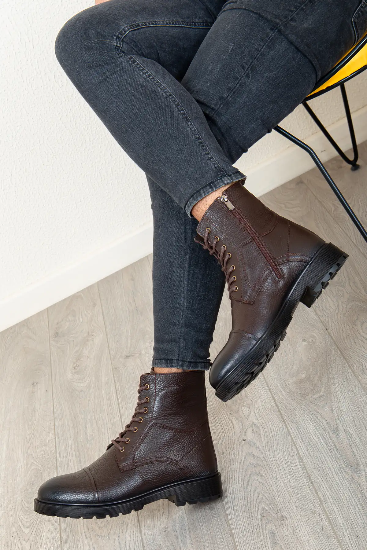 بوت مردانه کج راهی زمستانی ضد آب با لایه نازک لاستیکی D402 از چرم طبیعی برند Daxtors - 8455